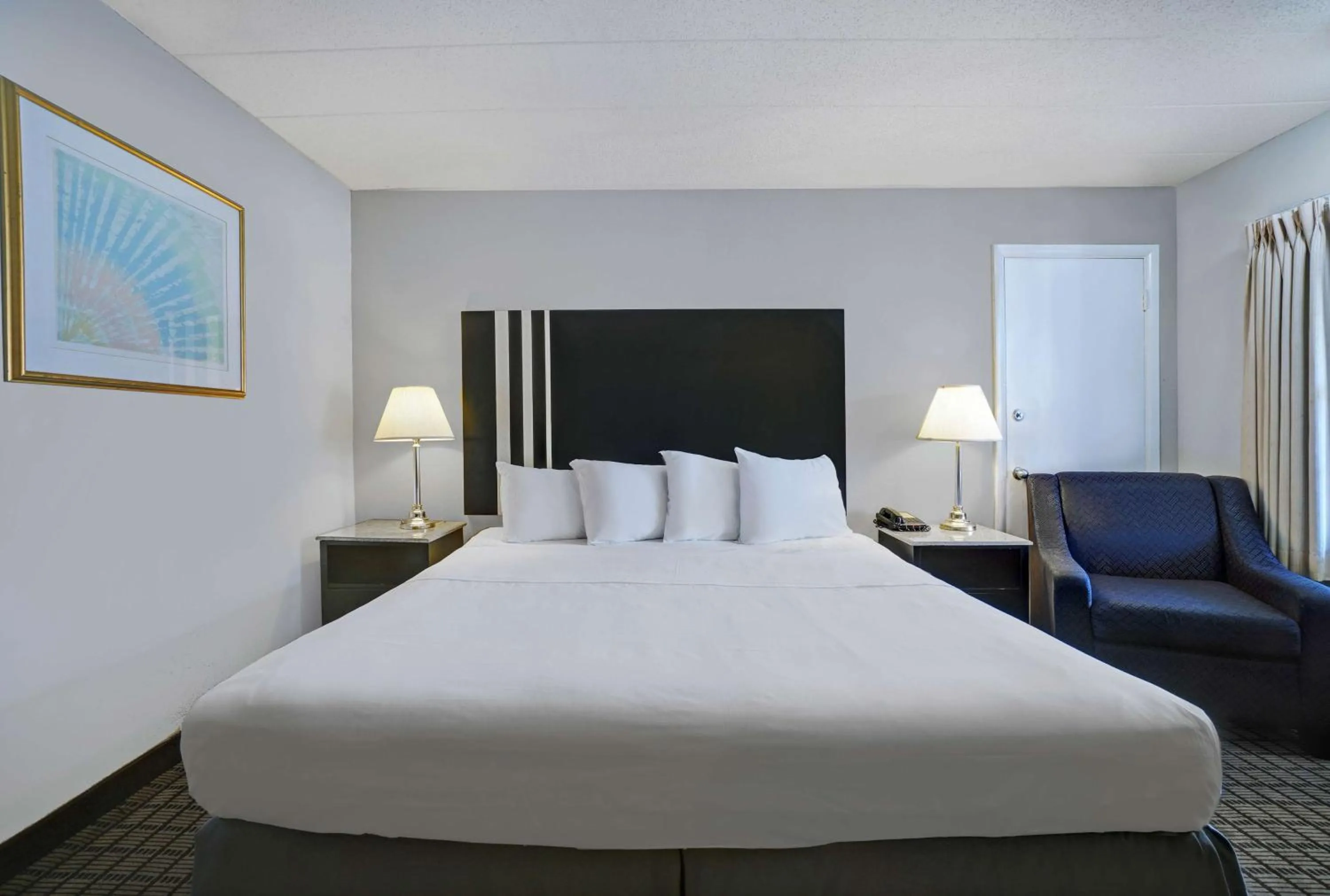 Photo of the whole room, Bed in Motel 6 Washington, PA