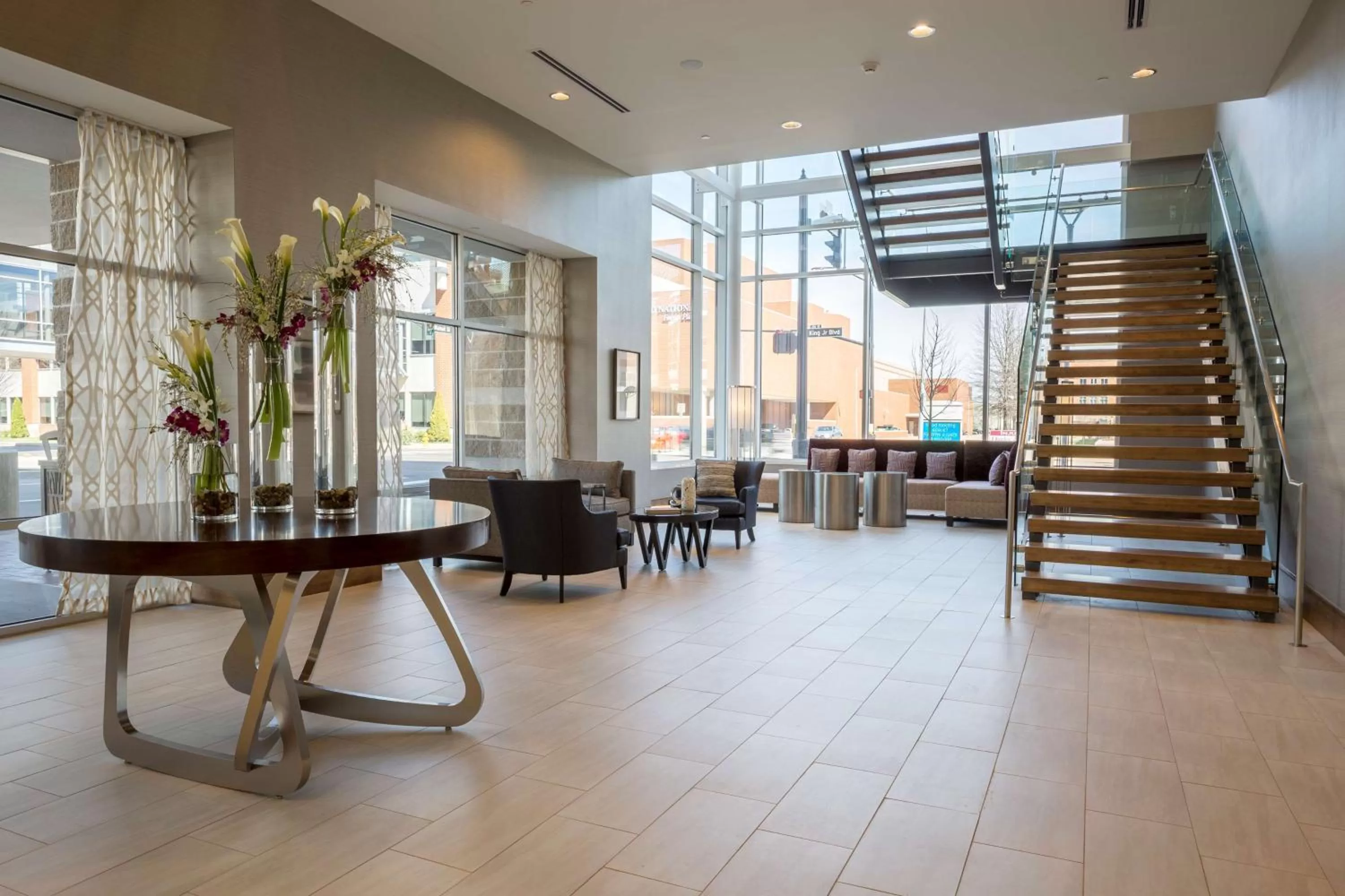 Lobby or reception in DoubleTree by Hilton Evansville
