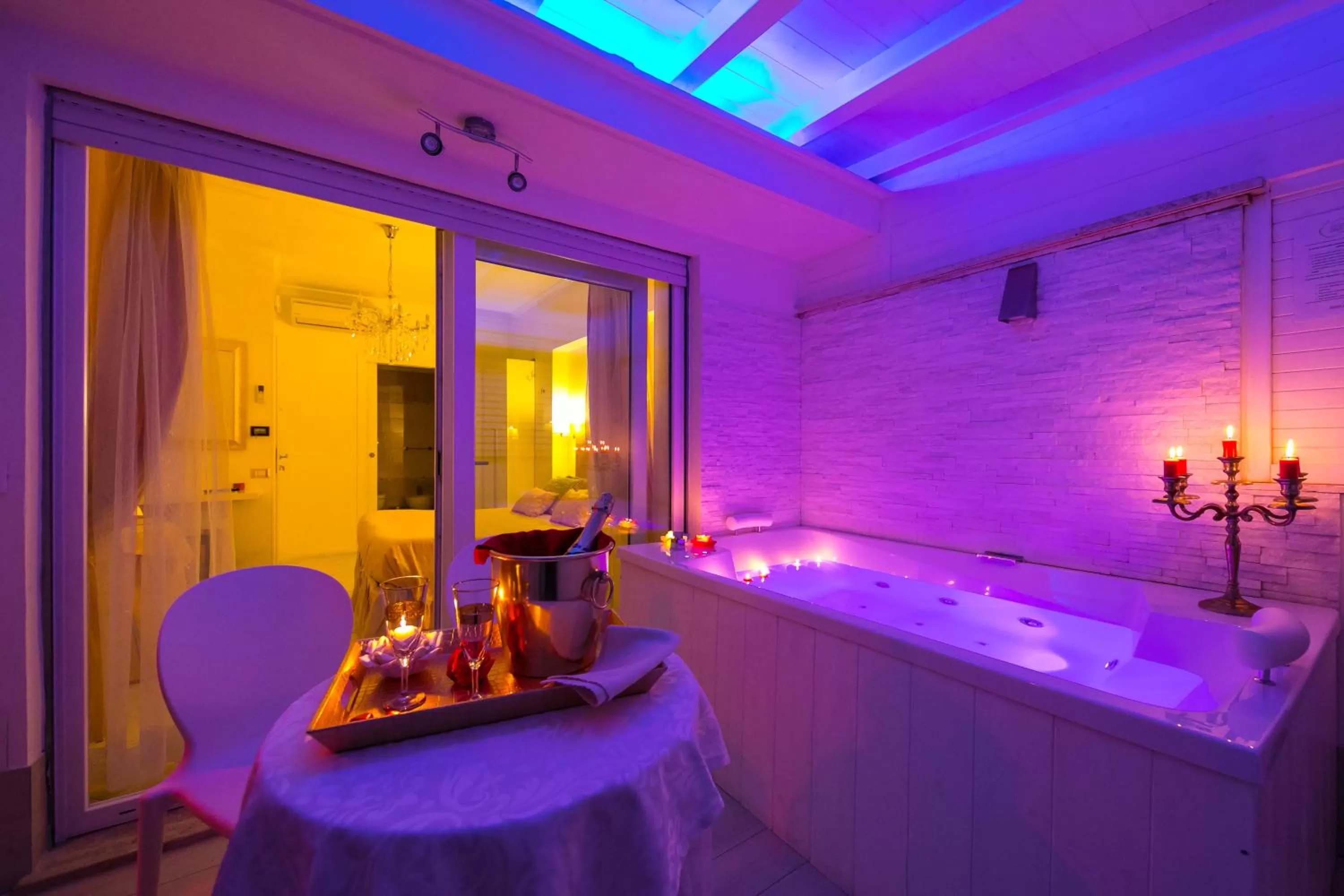 Photo of the whole room in Suites Roma Tiburtina