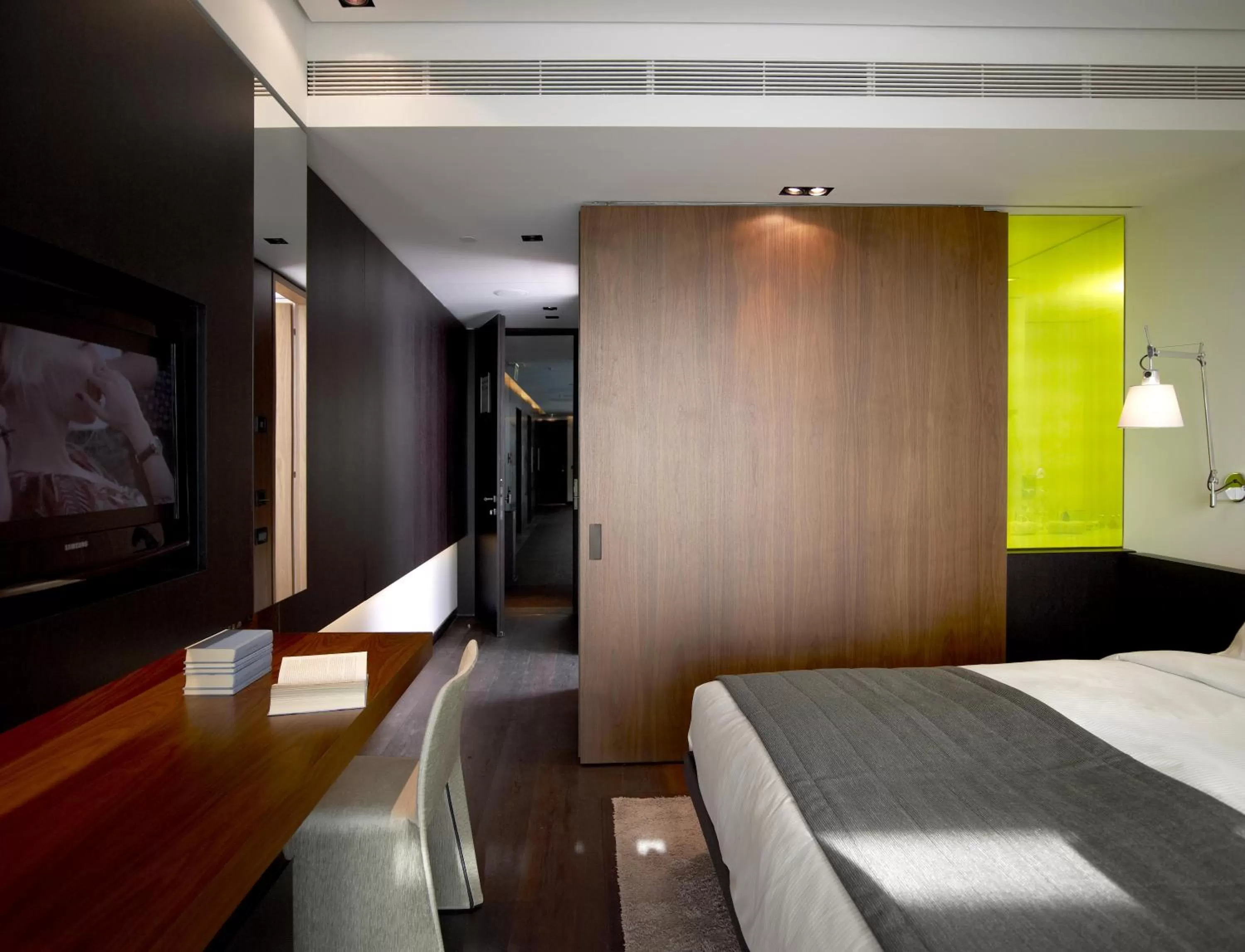 Bedroom, Bed in The Met Hotel Thessaloniki, a Member of Design Hotels