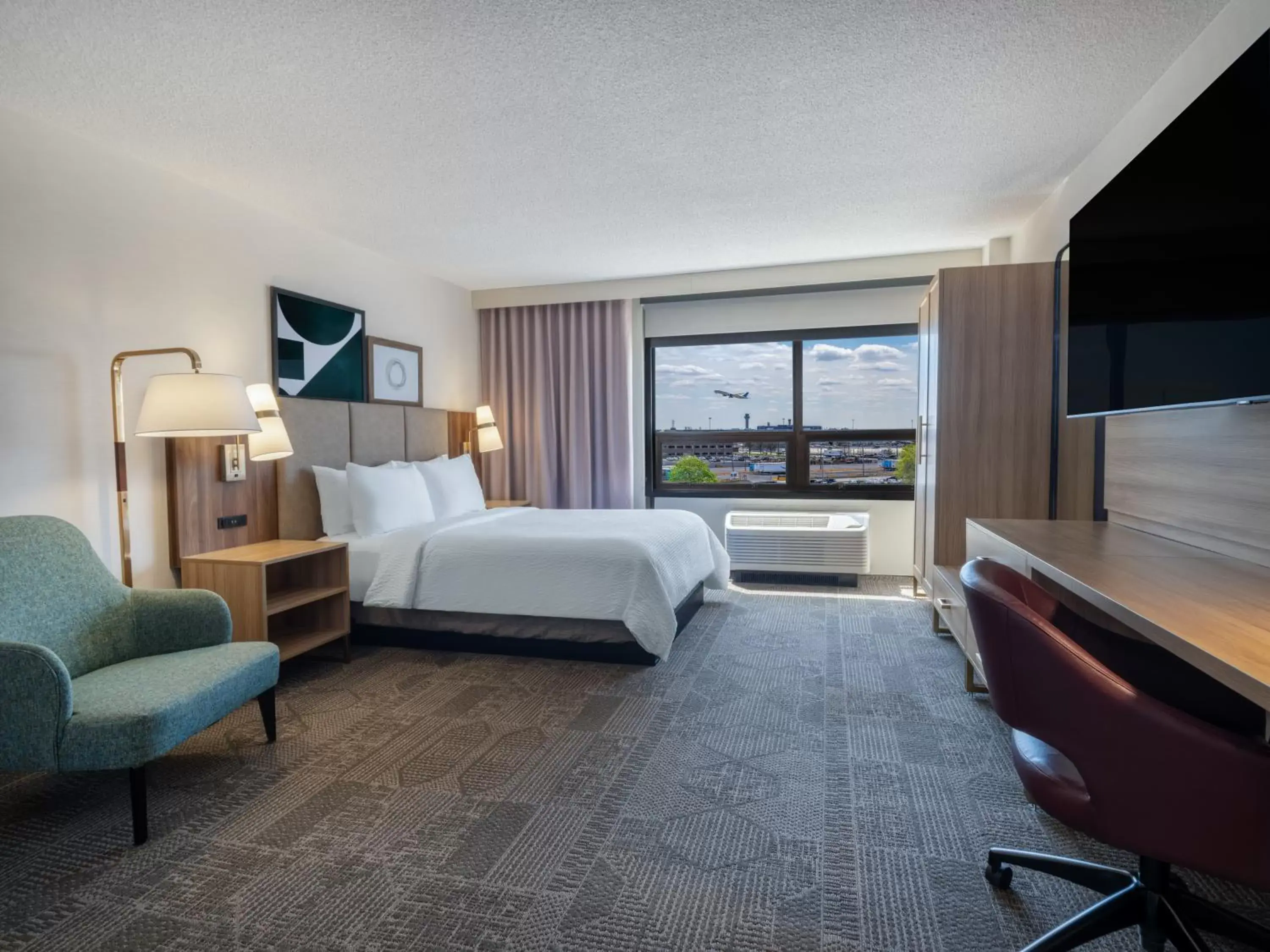 Bed in Staybridge Suites Chicago O'Hare - Rosemont by IHG Bed in Staybridge Suites Chicago O'Hare - Rosemont by IHG