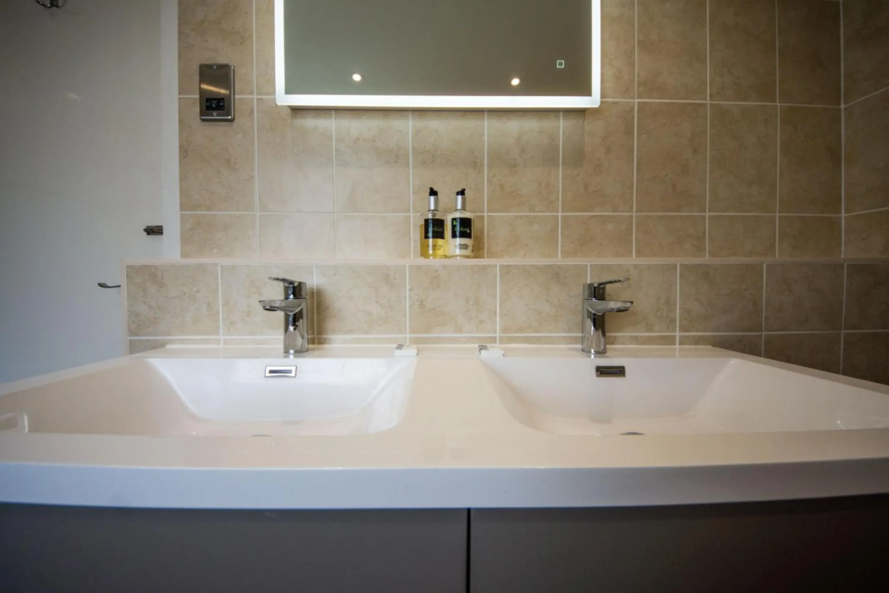 Bathroom in Best Western York House Hotel