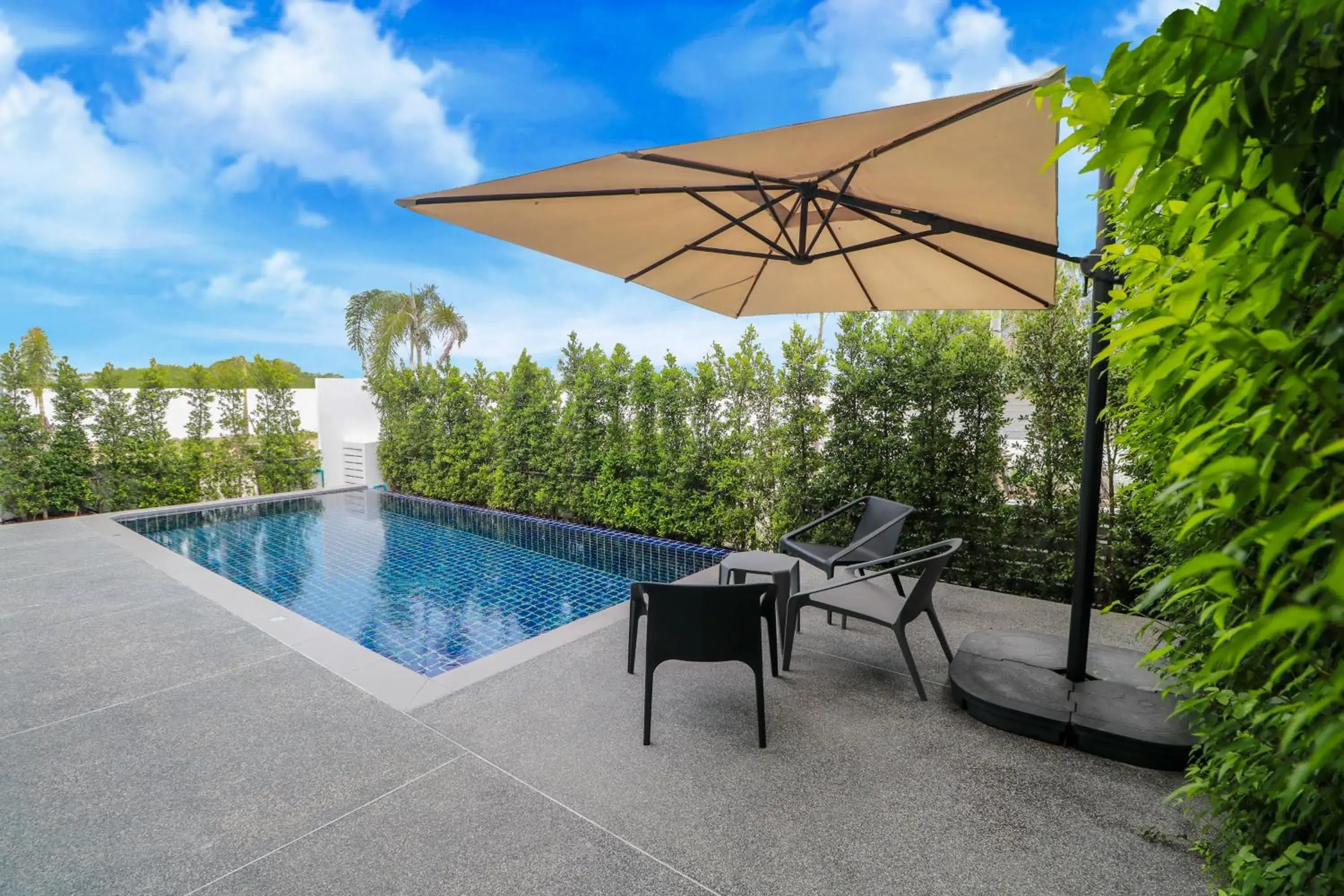 Garden, Swimming Pool in Chaum Haus Pool Villas