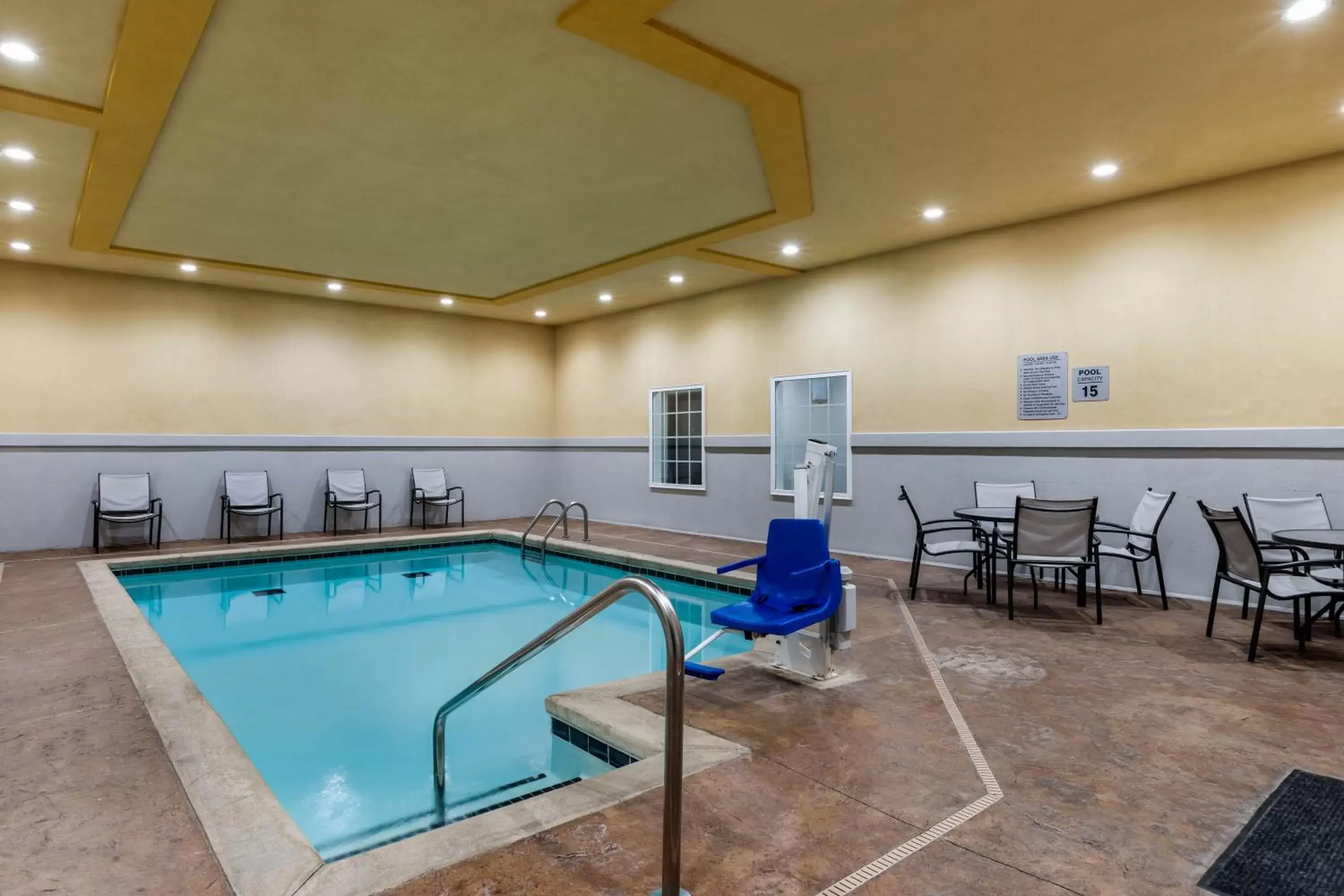 Swimming Pool in La Quinta by Wyndham Claremore