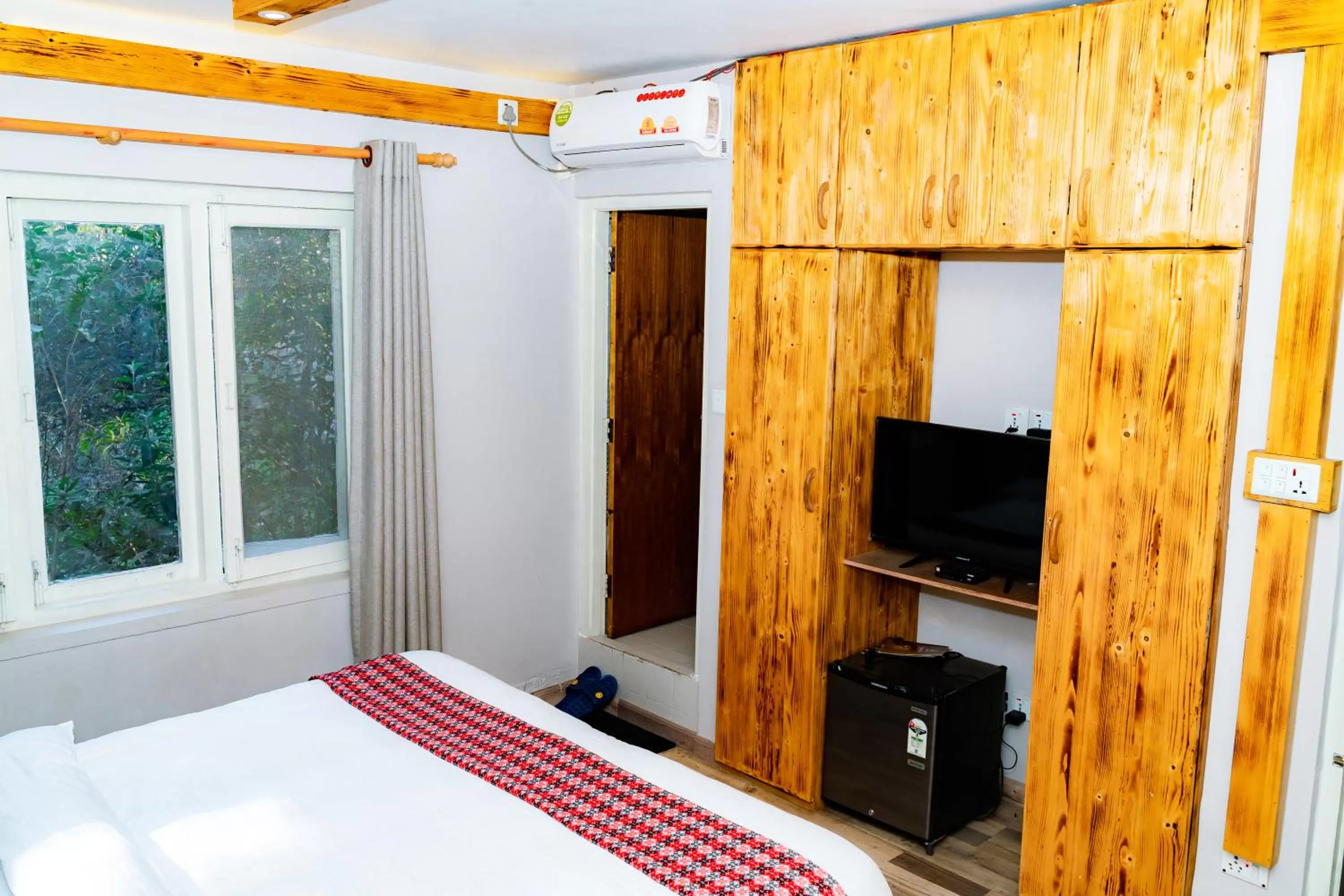 TV and multimedia, Bed in Silu Homes by Hostmandu