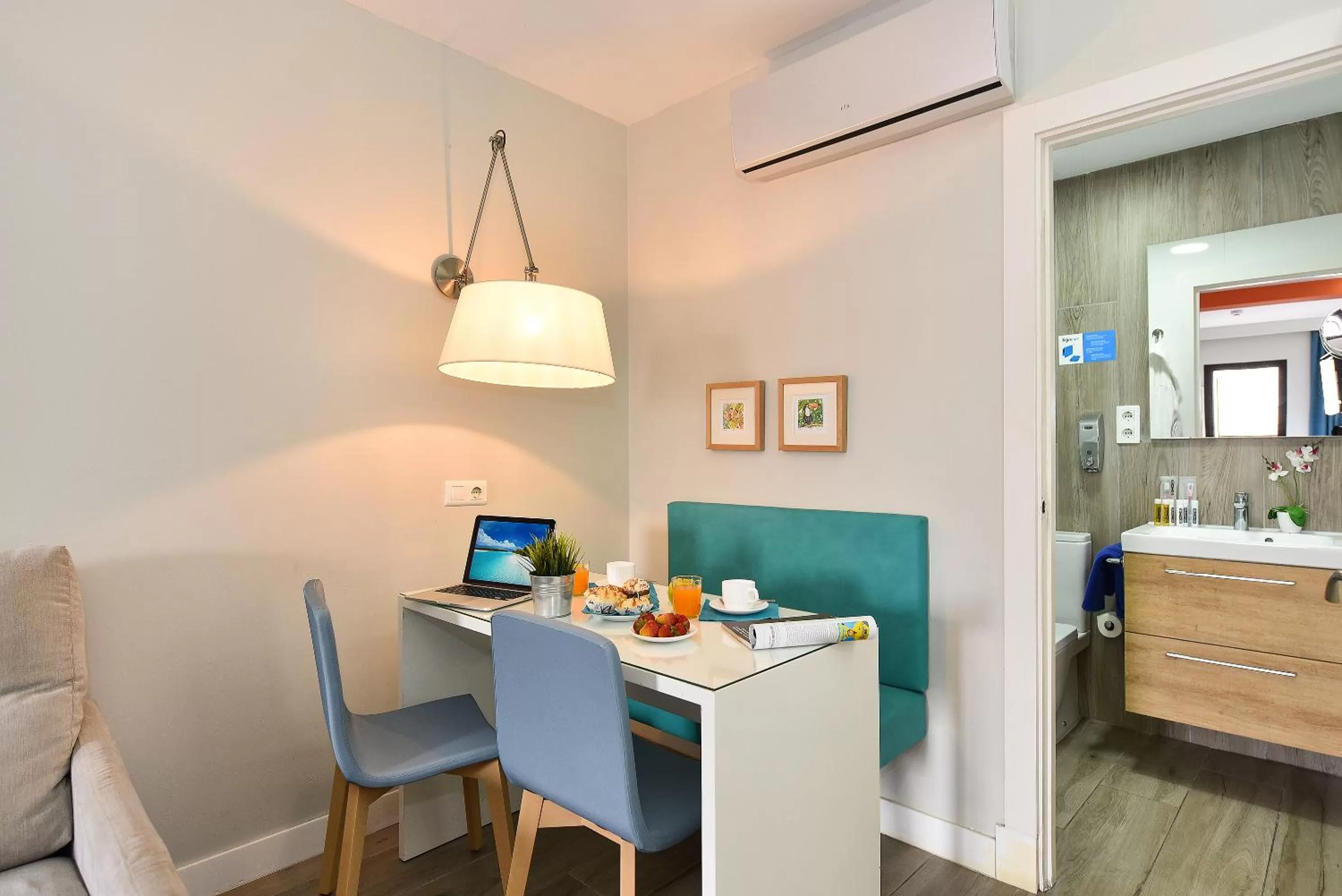 Dining area in Hotel Apartamento Bajamar