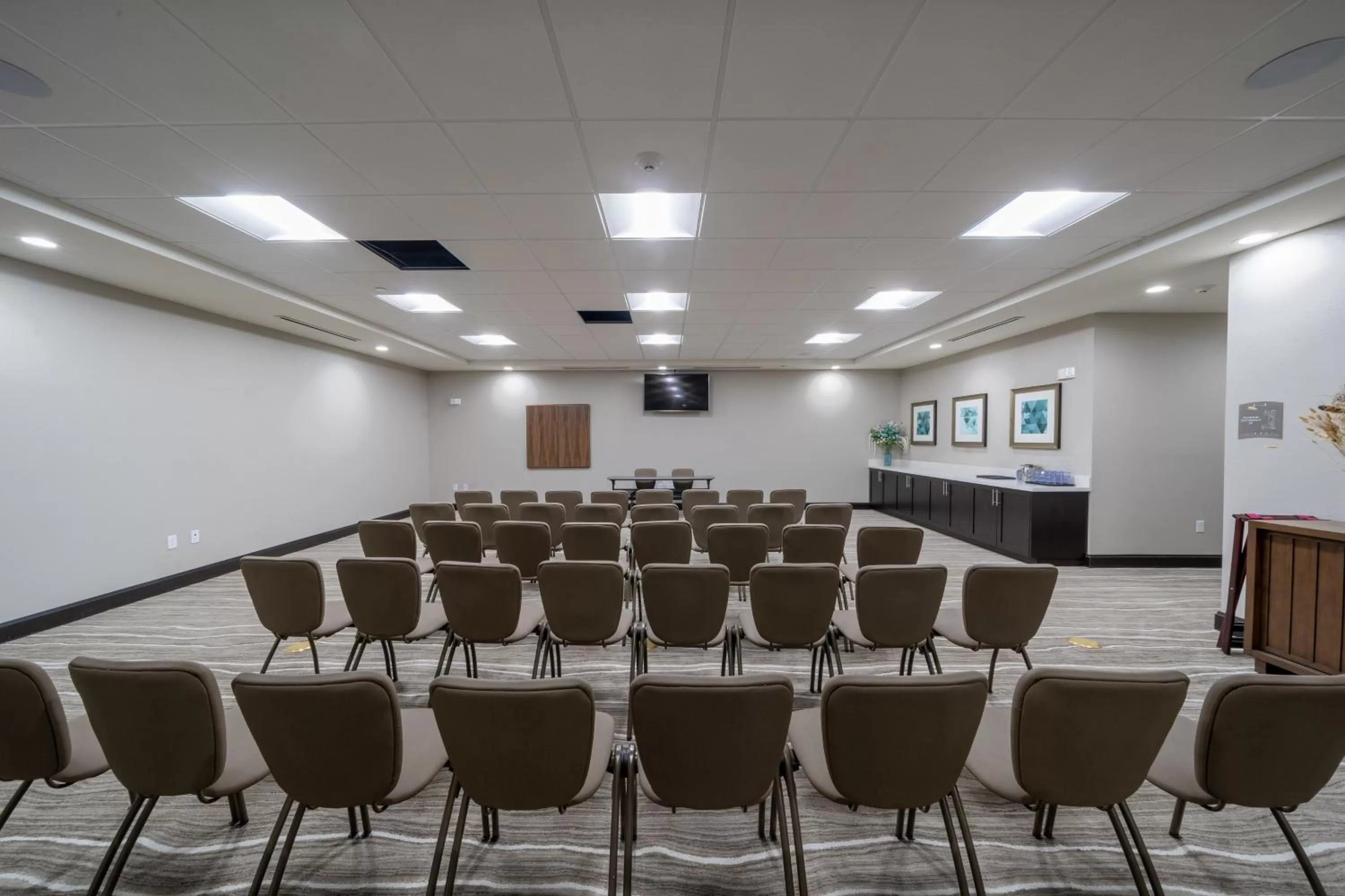 Meeting/conference room in Staybridge Suites Houston East - Baytown by IHG