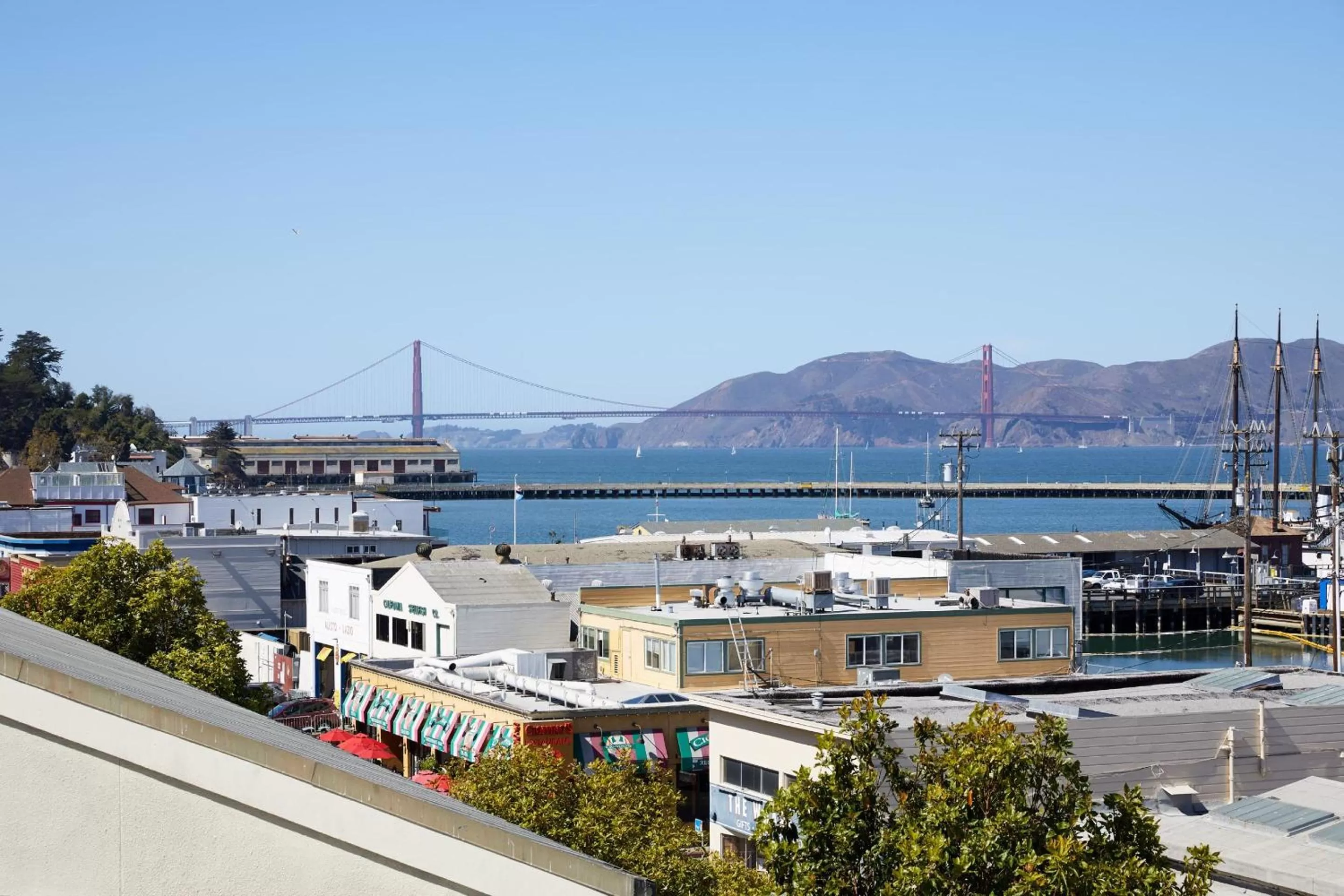 Photo of the whole room in Kimpton Alton Fisherman's Wharf by IHG