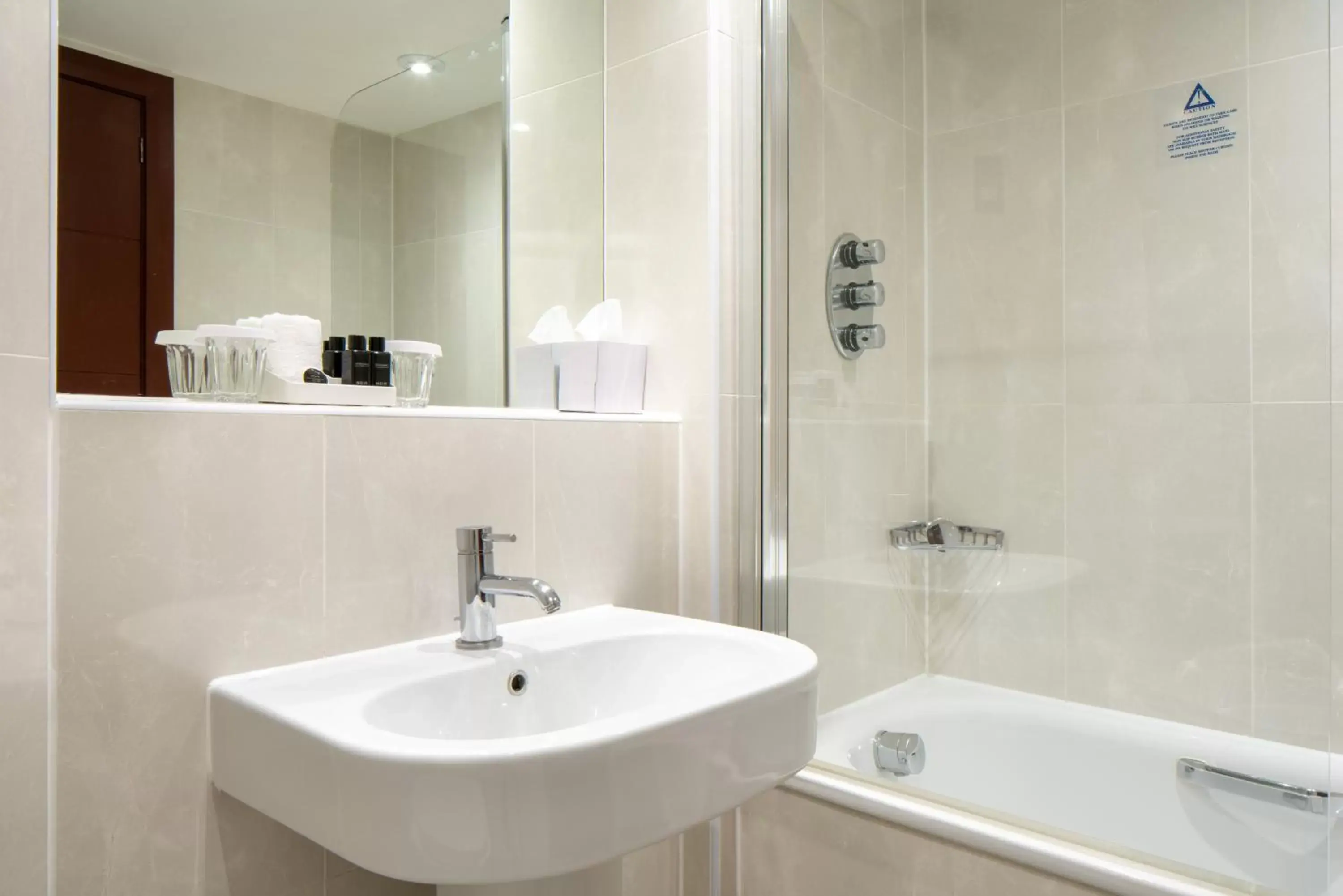 Bathroom in Danubius Hotel Regents Park