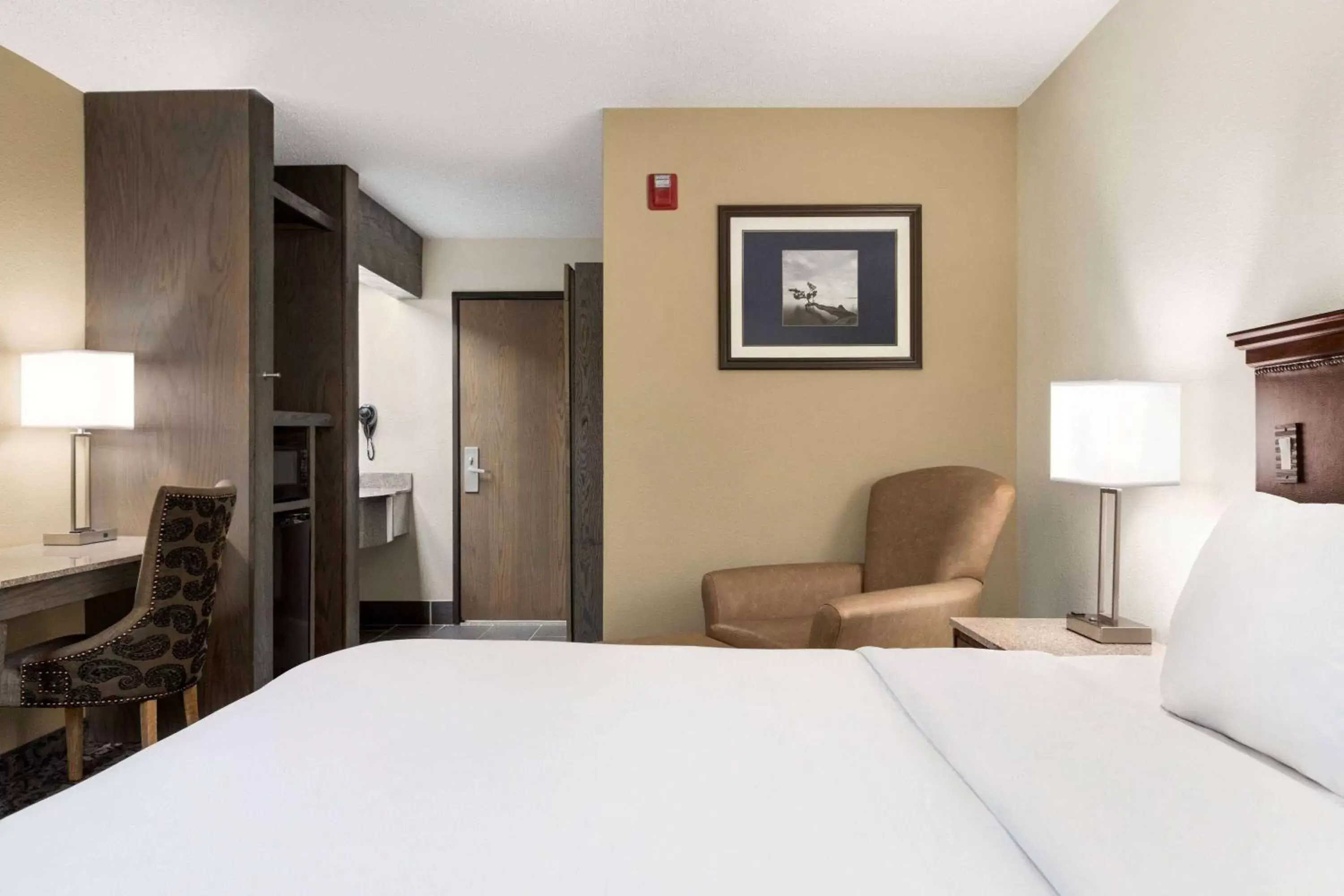 Photo of the whole room, Bed in Travelodge by Wyndham Coffeyville