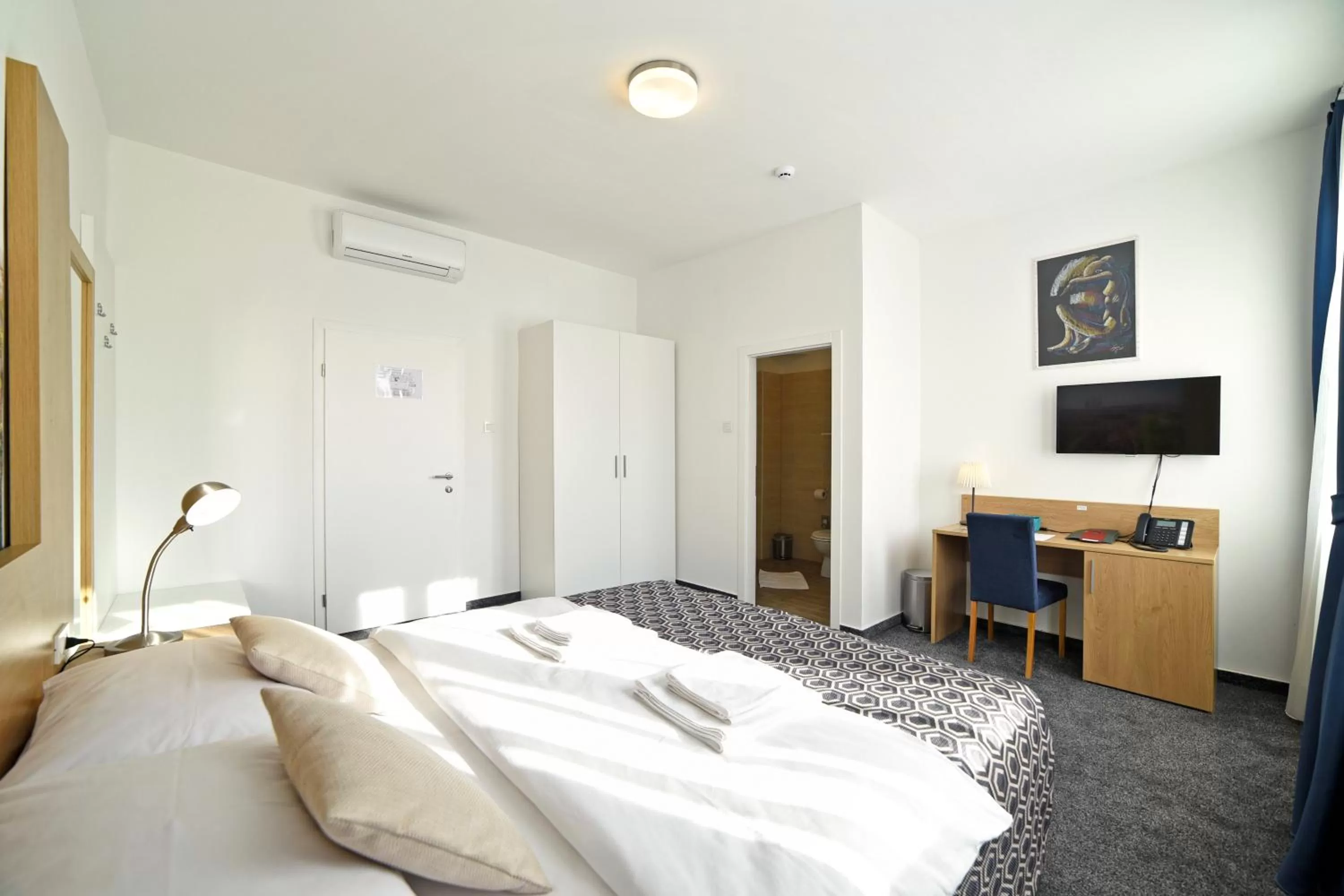 Bedroom, Bed in Hotel Orient Zagreb