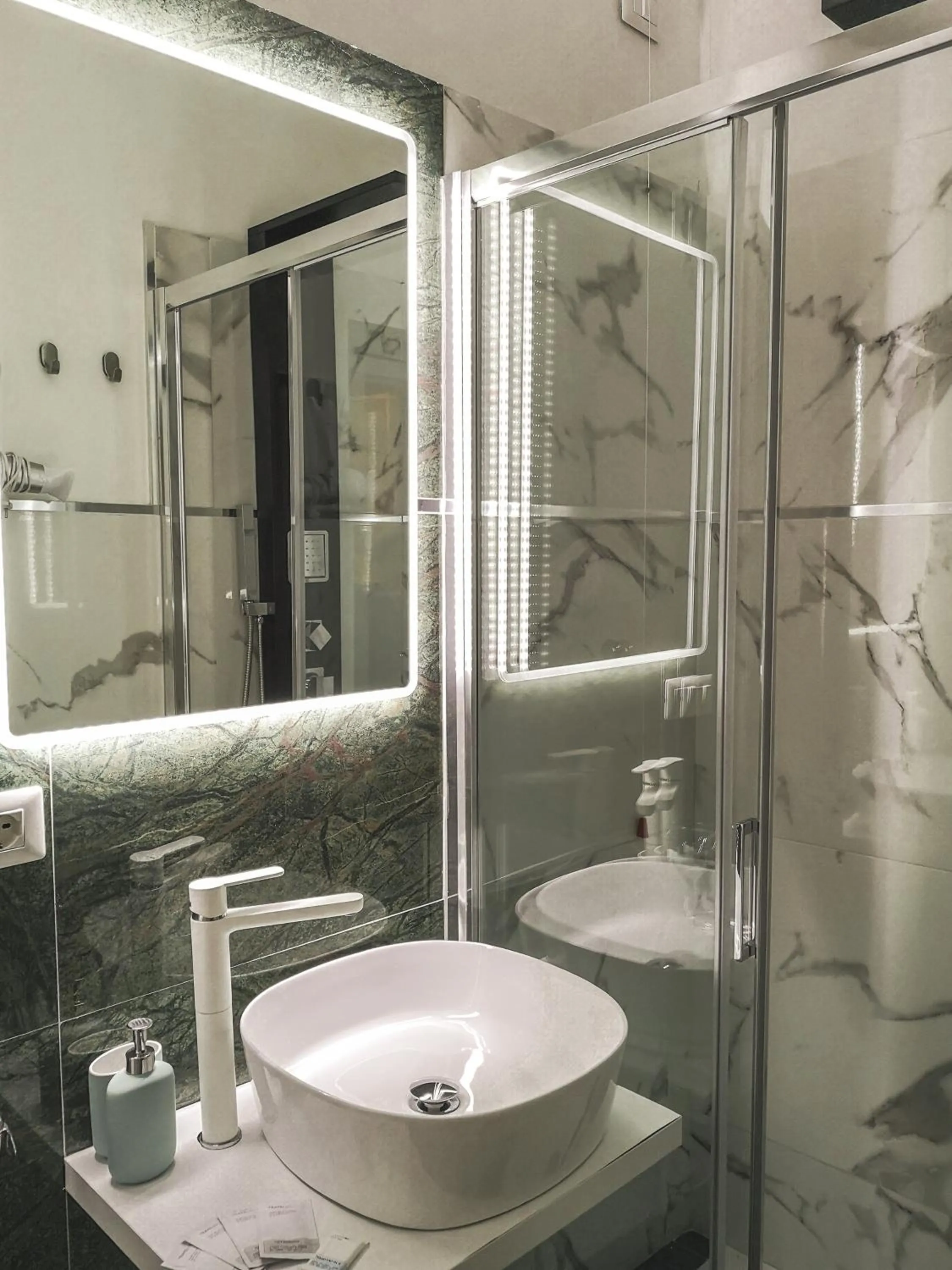 Bathroom in The Place In Rome Guest House