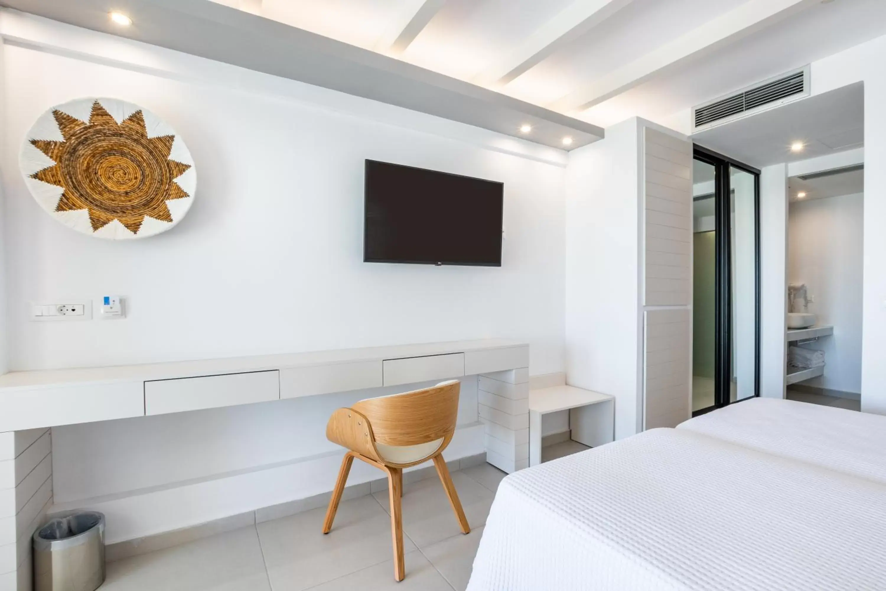 TV and multimedia, TV/Entertainment Center in Konstantinos Palace
