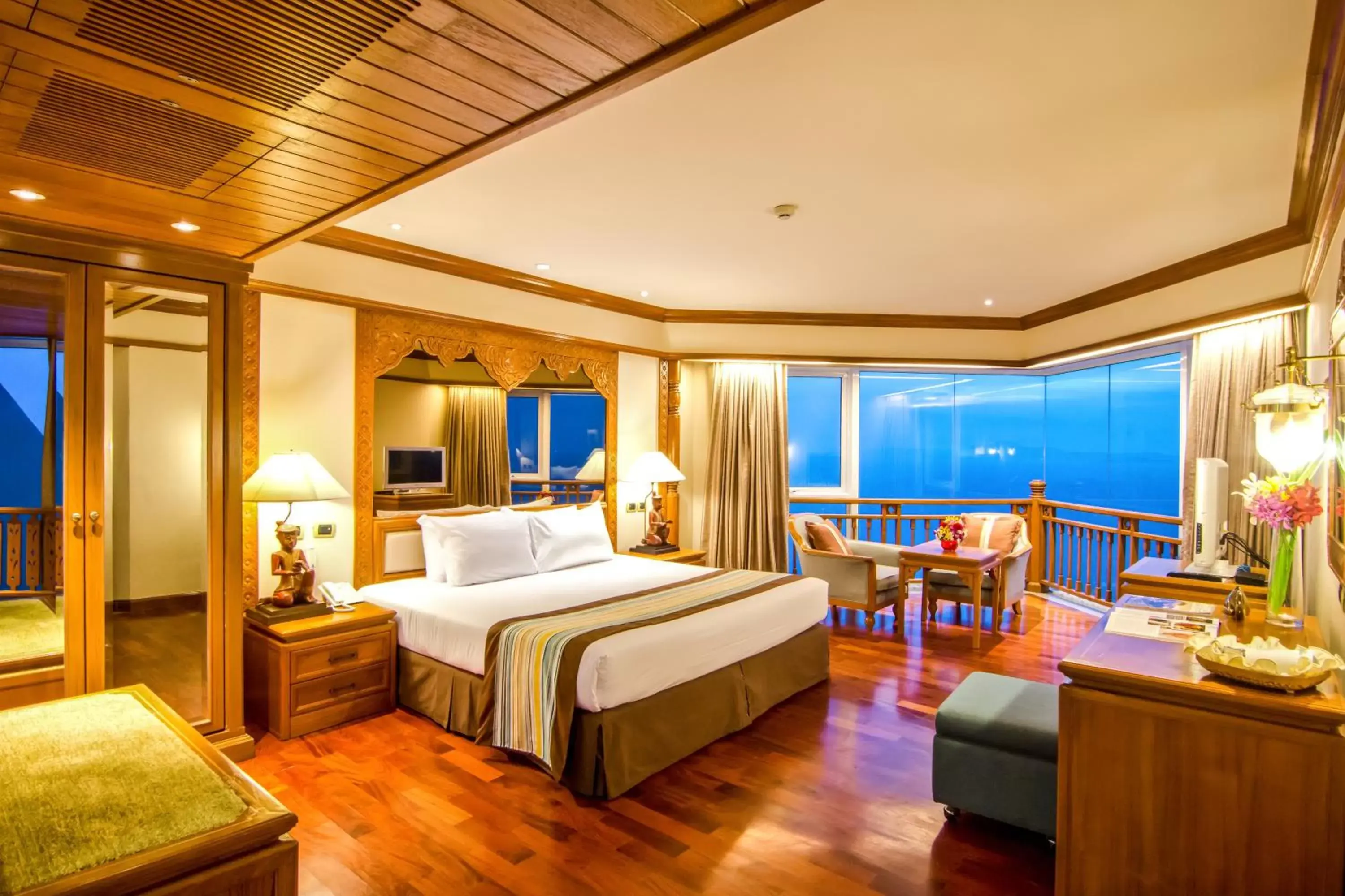 Thai Heritage Theme Suite (2 bedrooms) in Royal Cliff Beach Hotel Pattaya