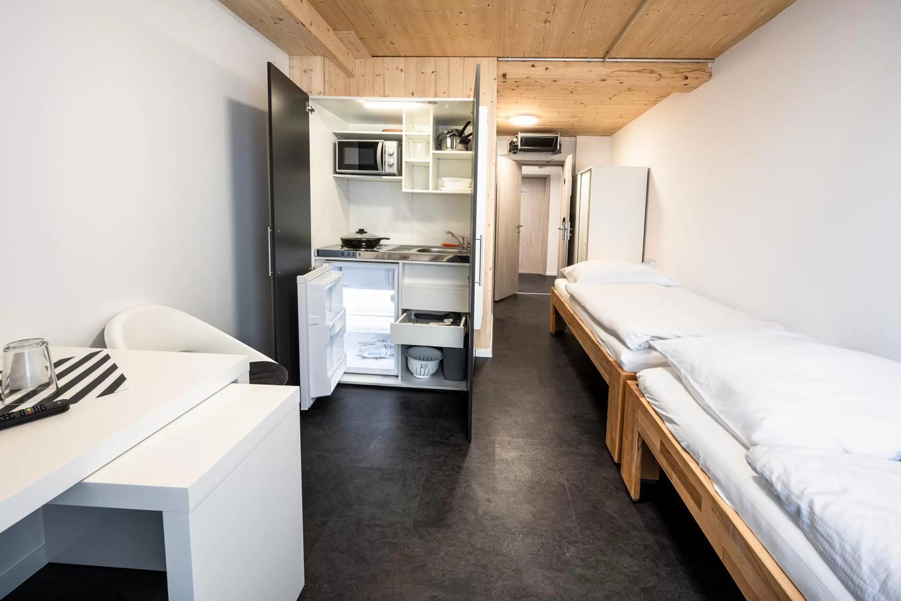 Seating Area in Boardinghouse-Landau