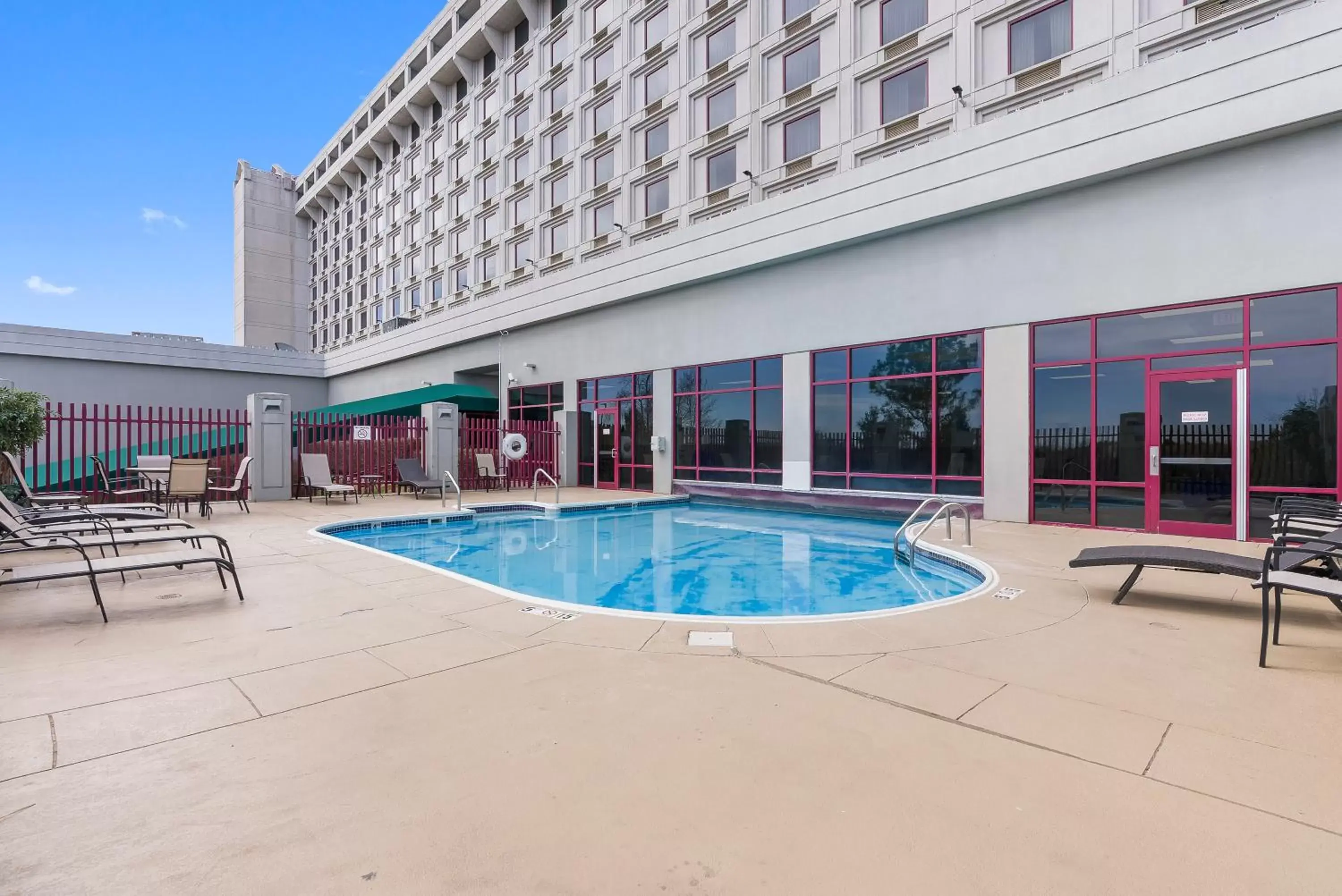 Swimming Pool in Thousand Hills Resort Hotel