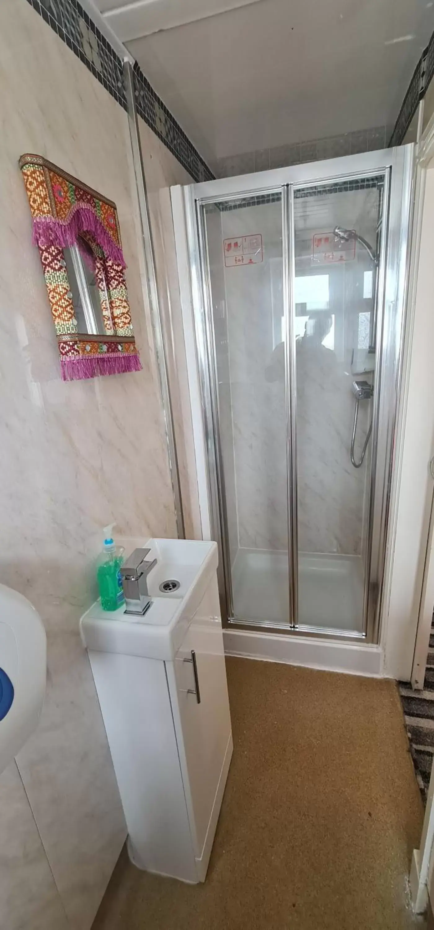 Shower, Bathroom in BUKHARI Hotel