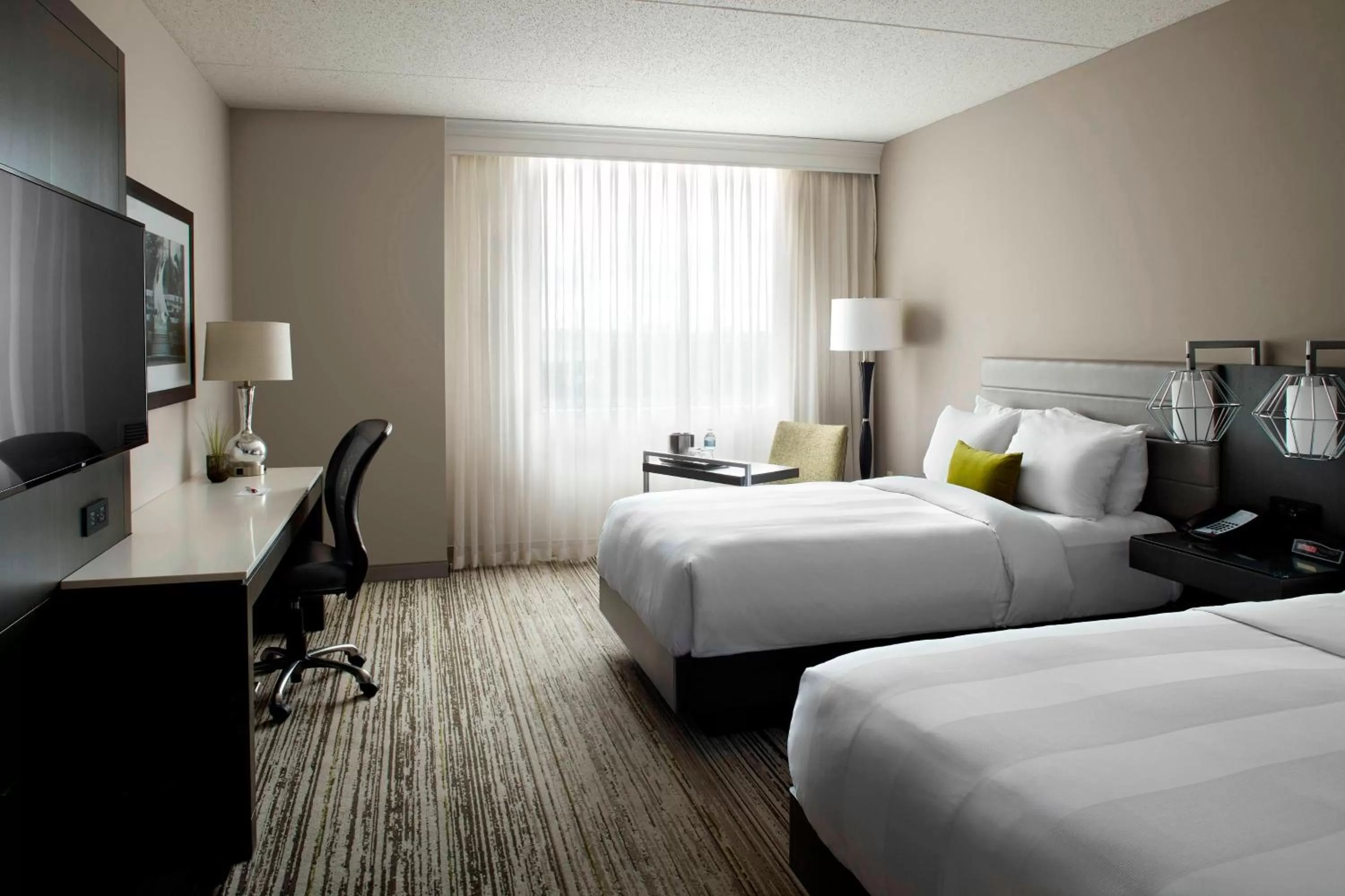 Bedroom, Bed in Marriott Columbus Northwest