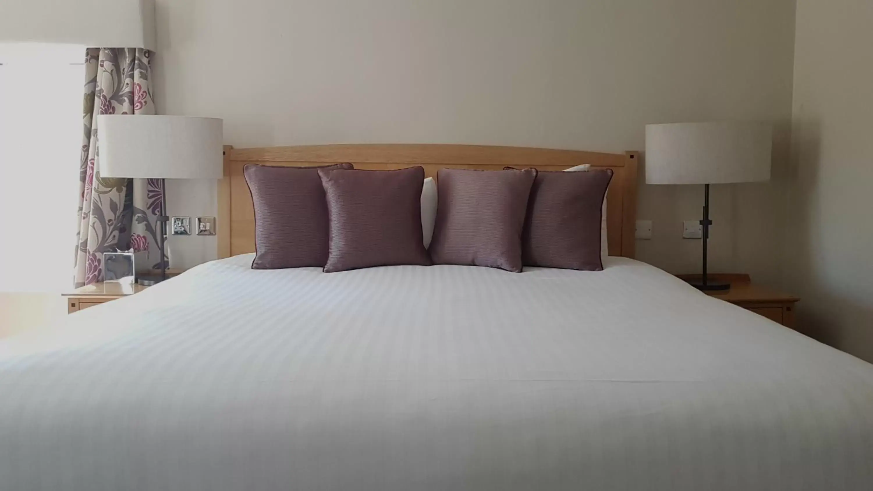 Bed in The Kingfisher Bed in The Kingfisher