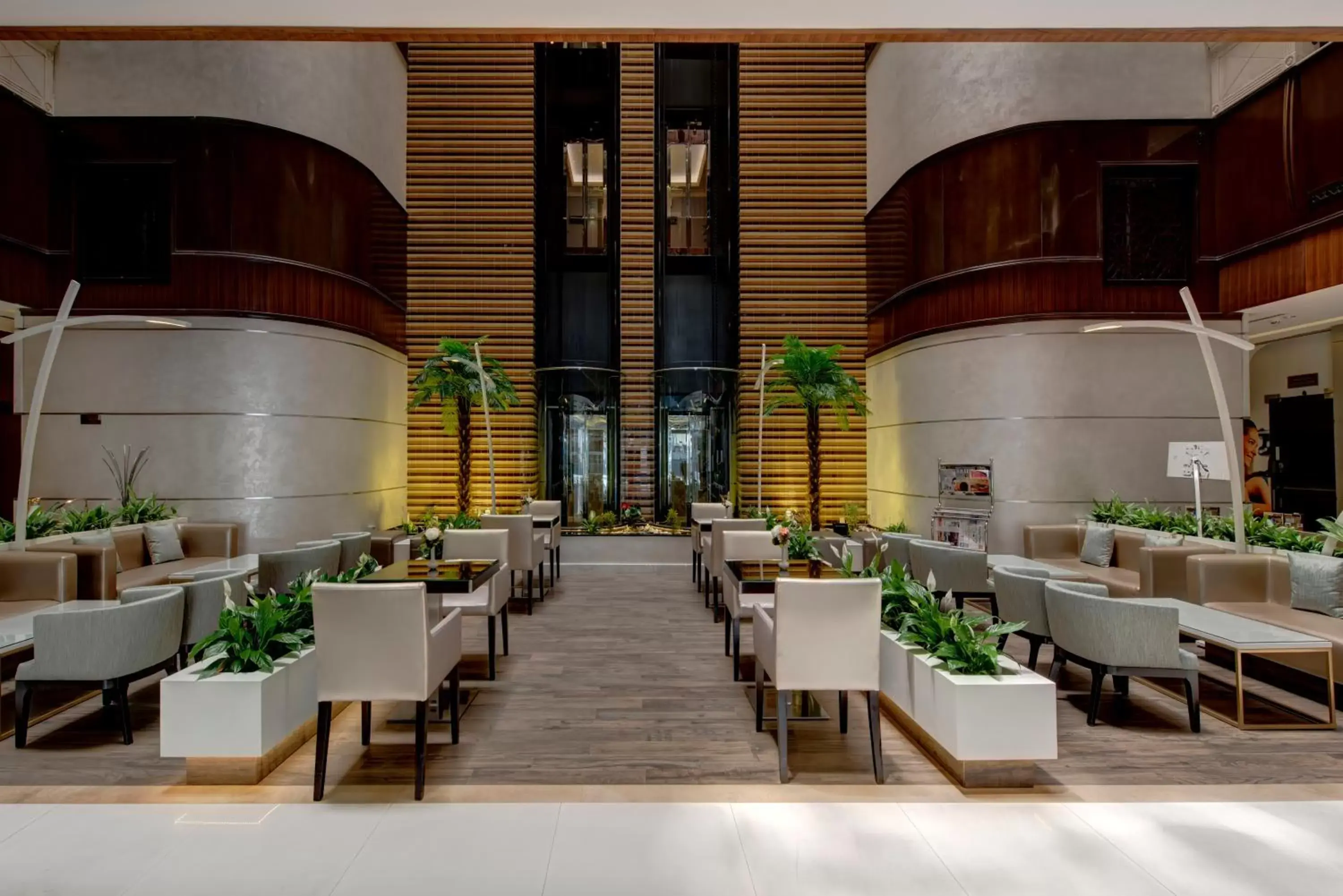 Lobby or reception, Restaurant/Places to Eat in Howard Johnson Plaza by Wyndham Dubai Deira
