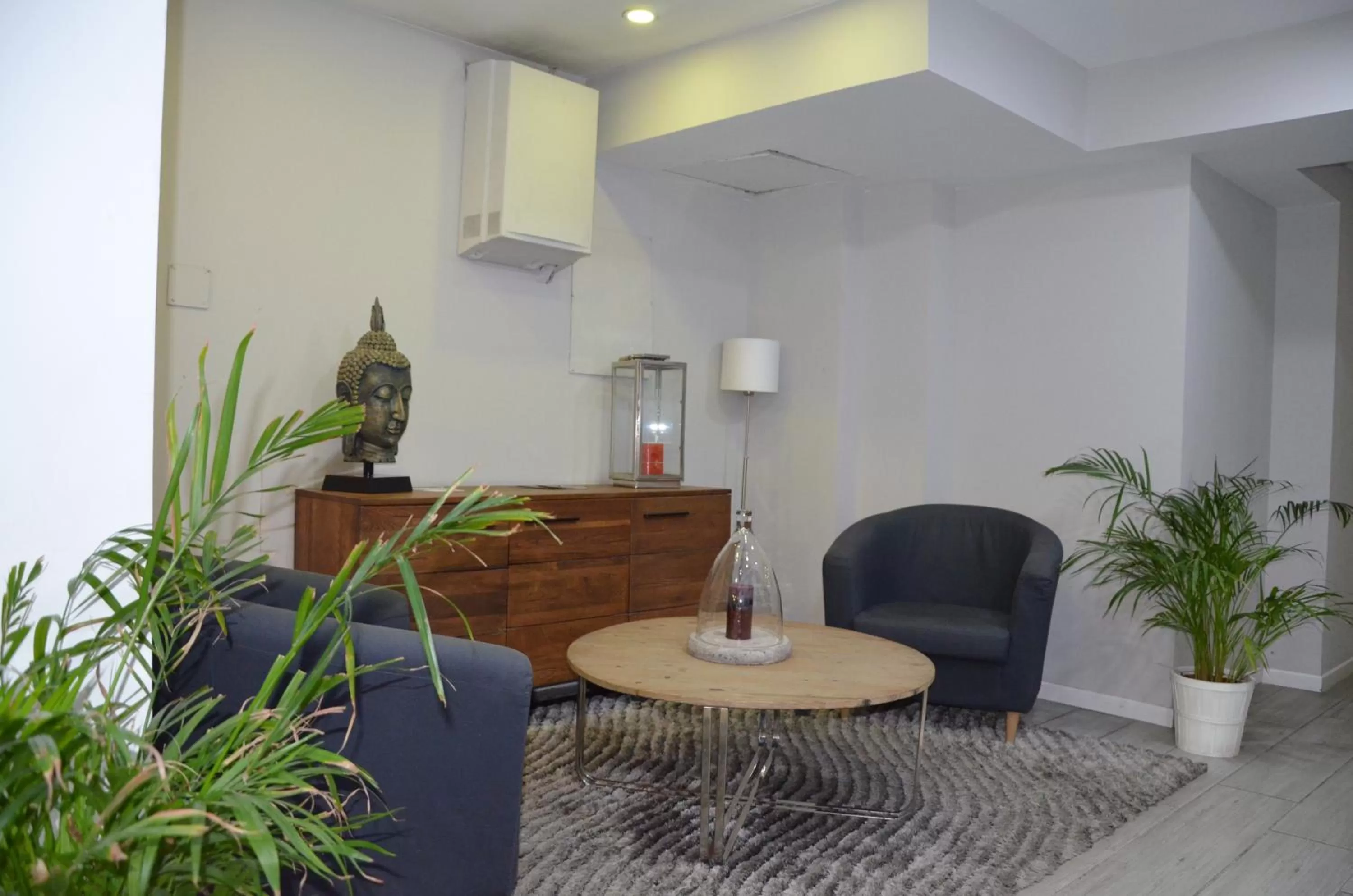 Seating area in Boutique Urban Madrid Serrano