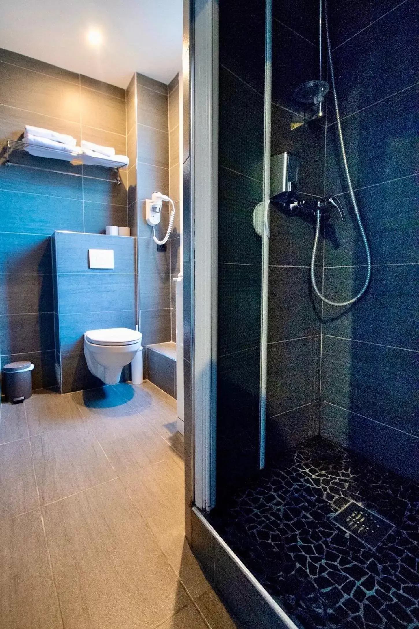 Shower, Bathroom in Hotel Migny Opéra Montmartre