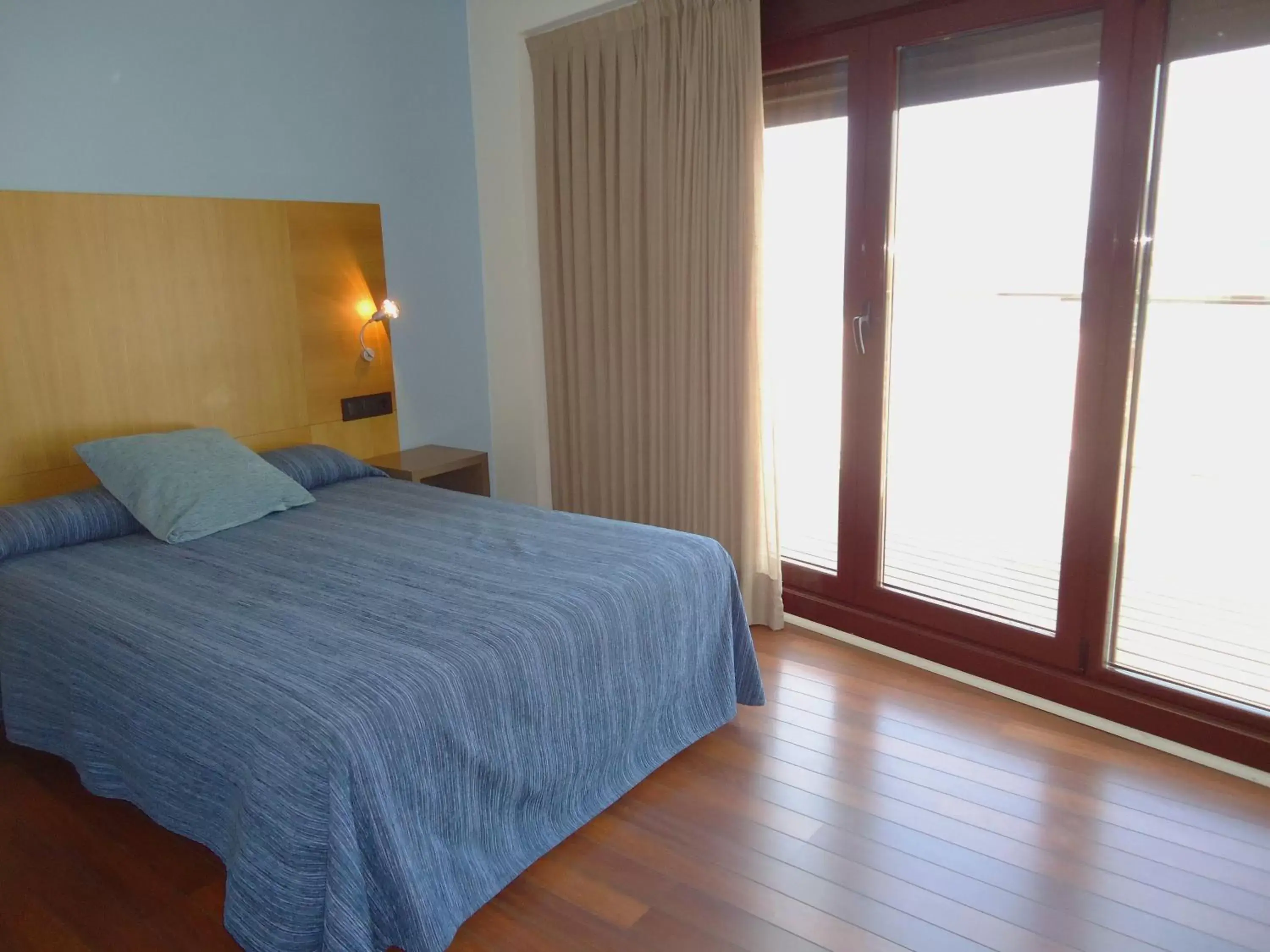 Photo of the whole room, Bed in Isla Nova Hotel