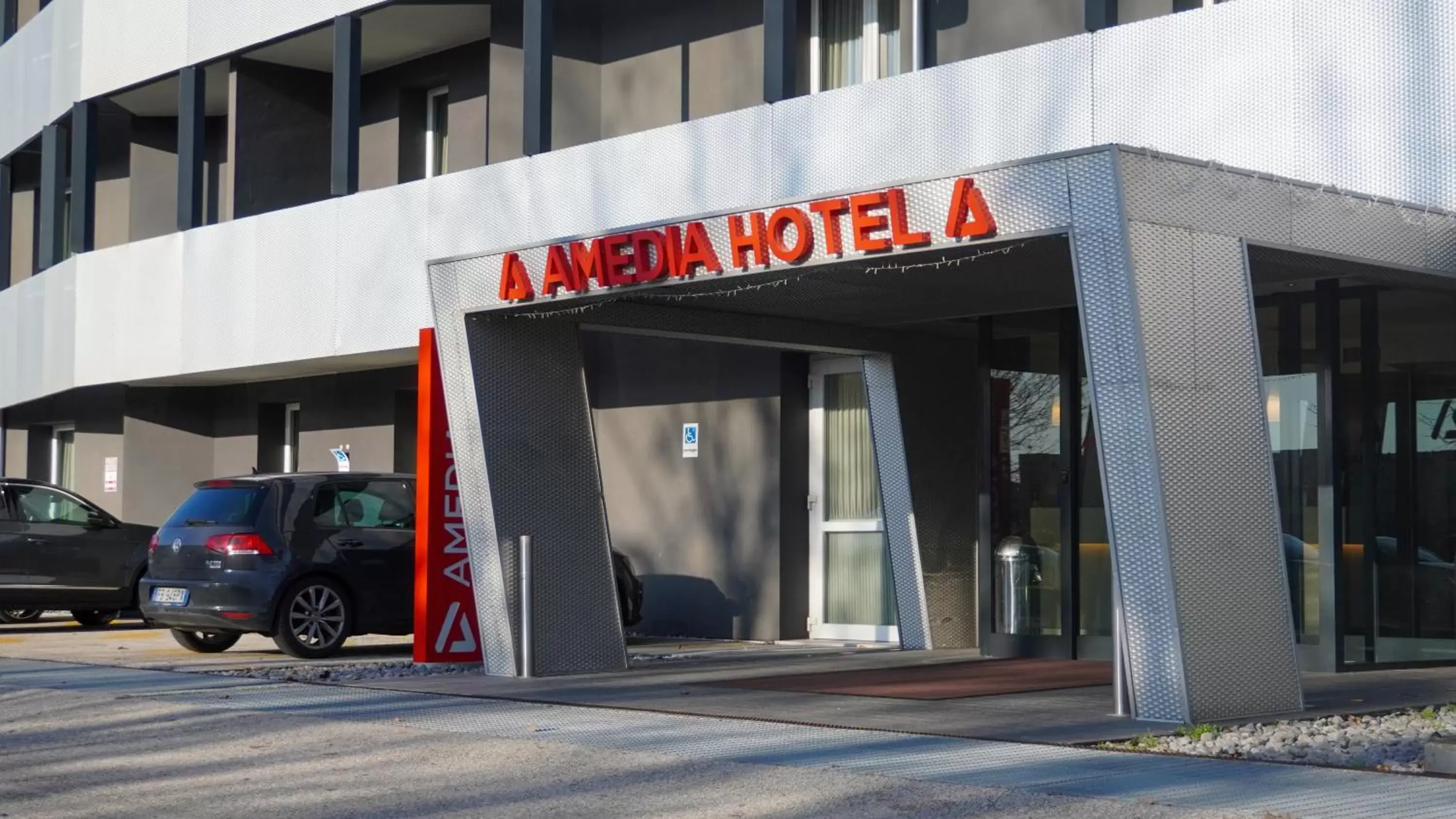 Facade/entrance in AMEDIA Hotel