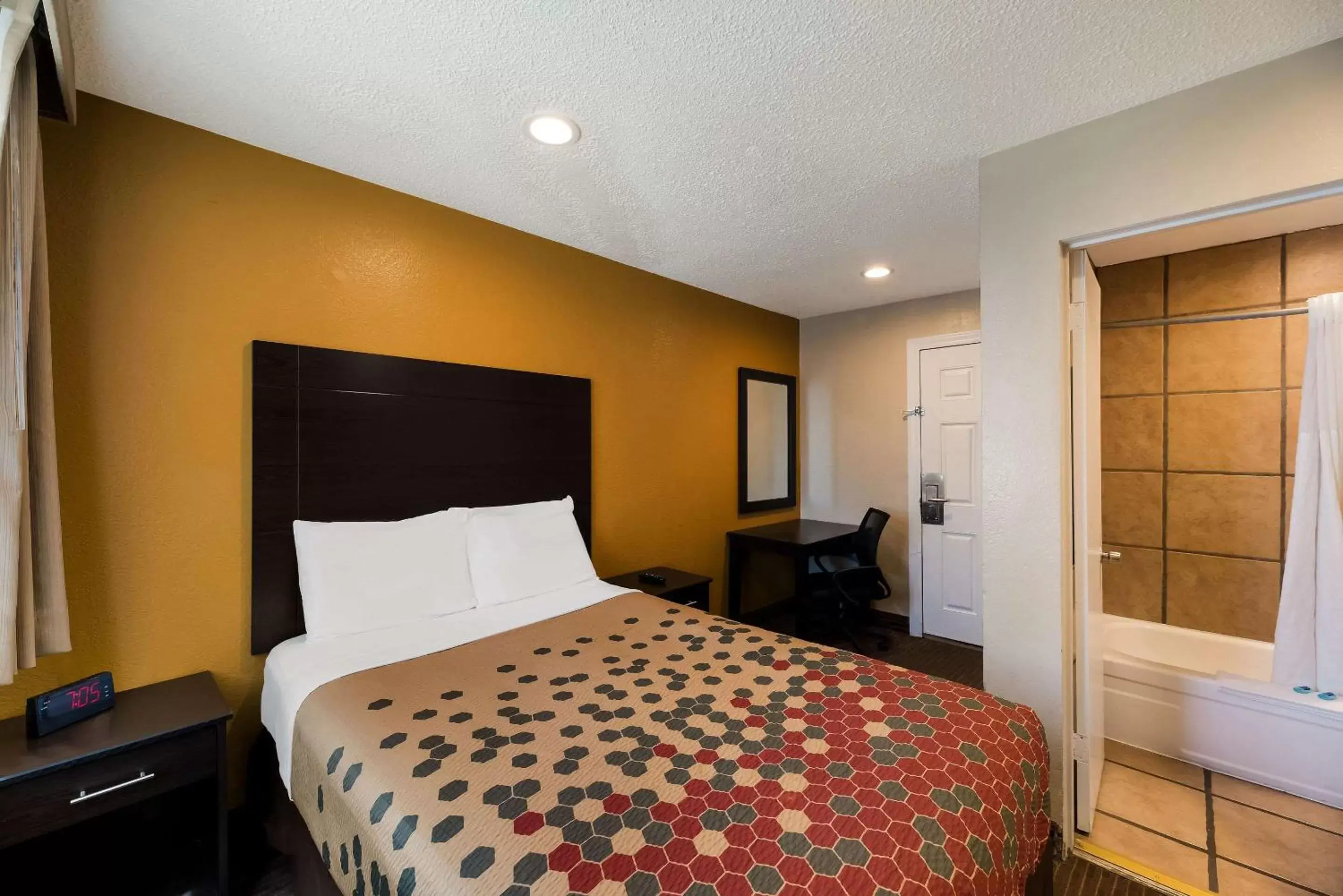 Bedroom, Bed in Rodeway Inn Flagstaff-Downtown Bedroom, Bed in Rodeway Inn Flagstaff-Downtown