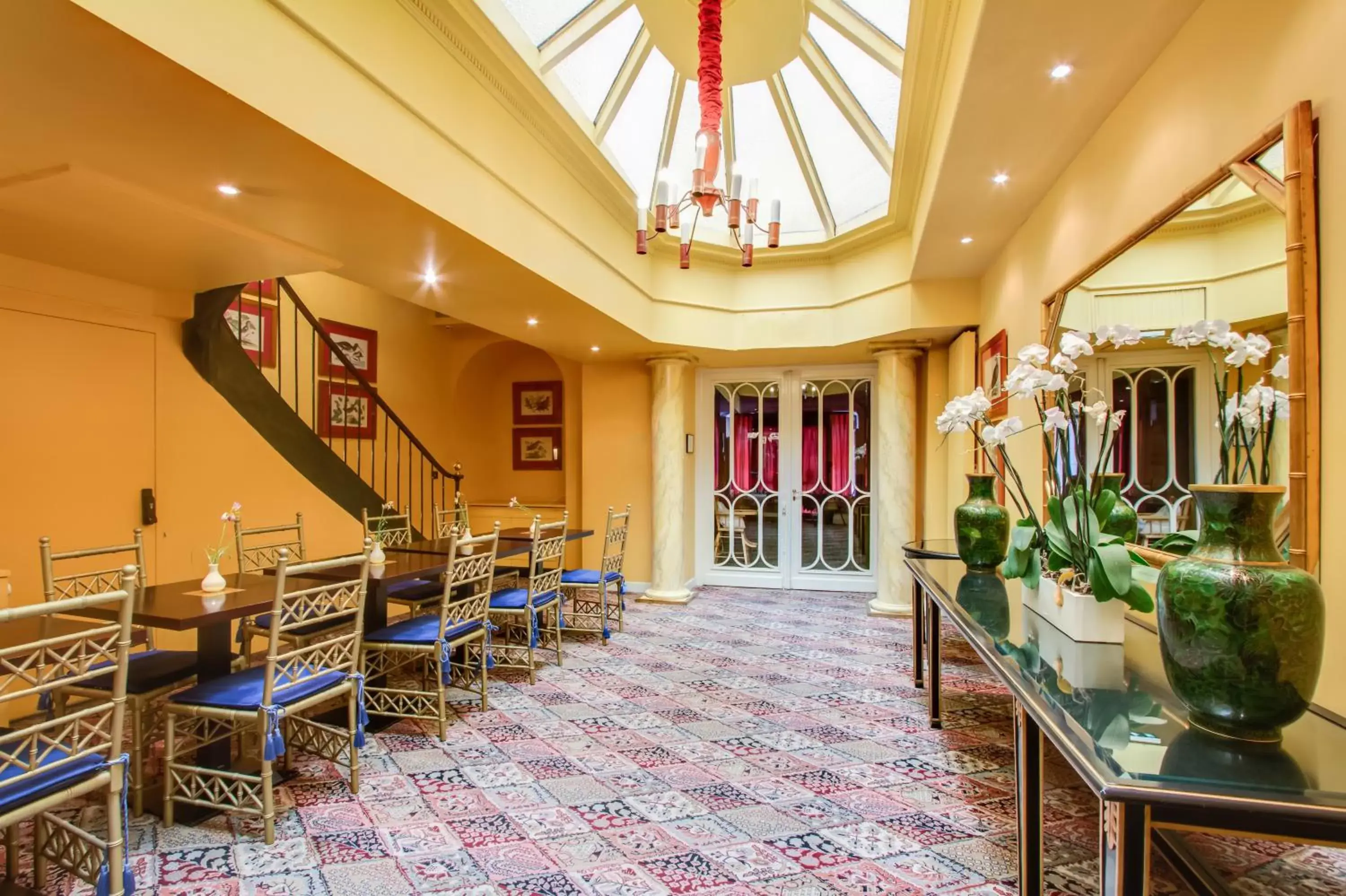 Lobby or reception in Grand Hotel de l'Opera - BW Premier Collection