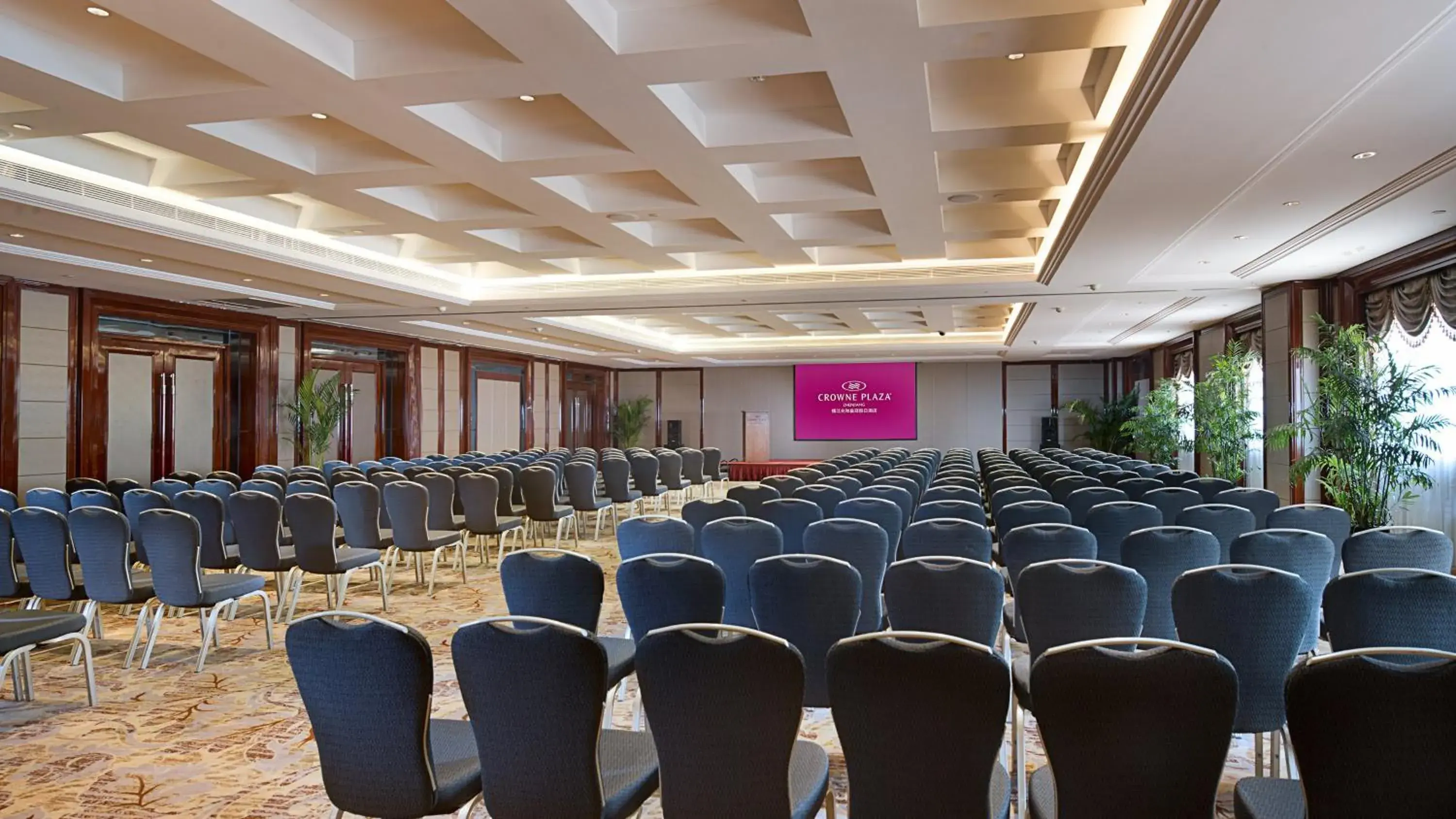 Meeting/conference room in Crowne Plaza Zhenjiang, an IHG Hotel