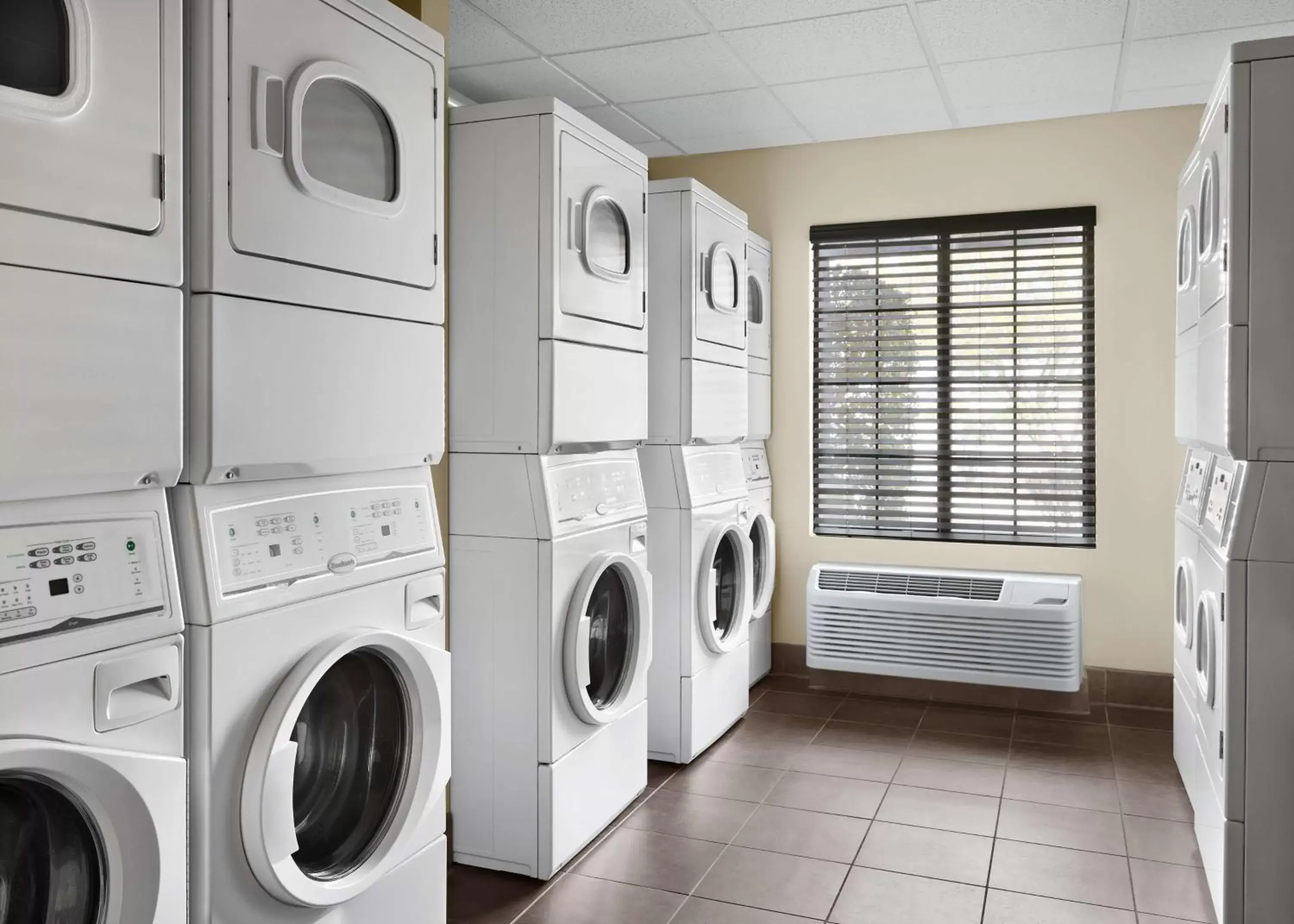 Property building in Homewood Suites by Hilton Cathedral City Palm Springs Property building in Homewood Suites by Hilton Cathedral City Palm Springs