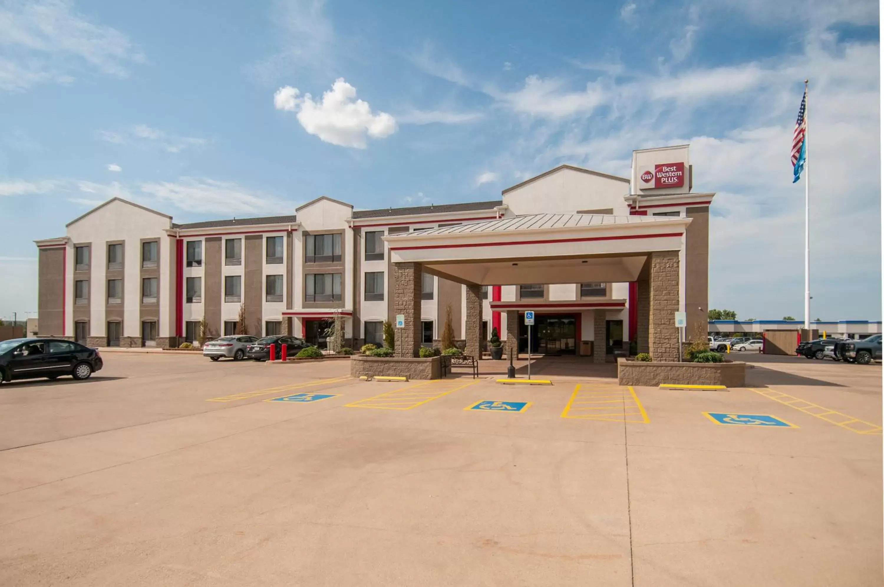 Property Building in Best Western Plus Memorial Inn & Suites