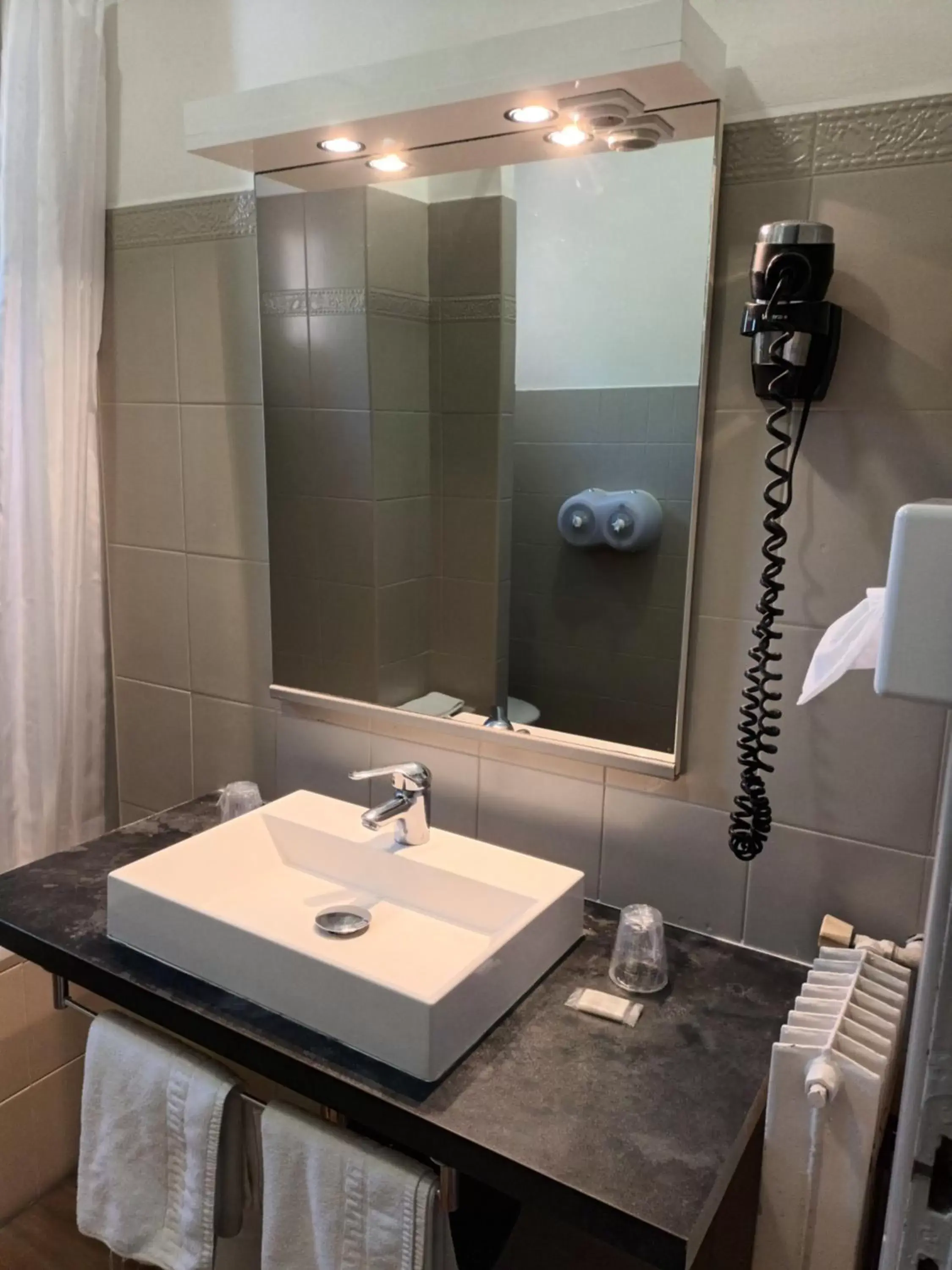 Bathroom in Hotel de La Paix