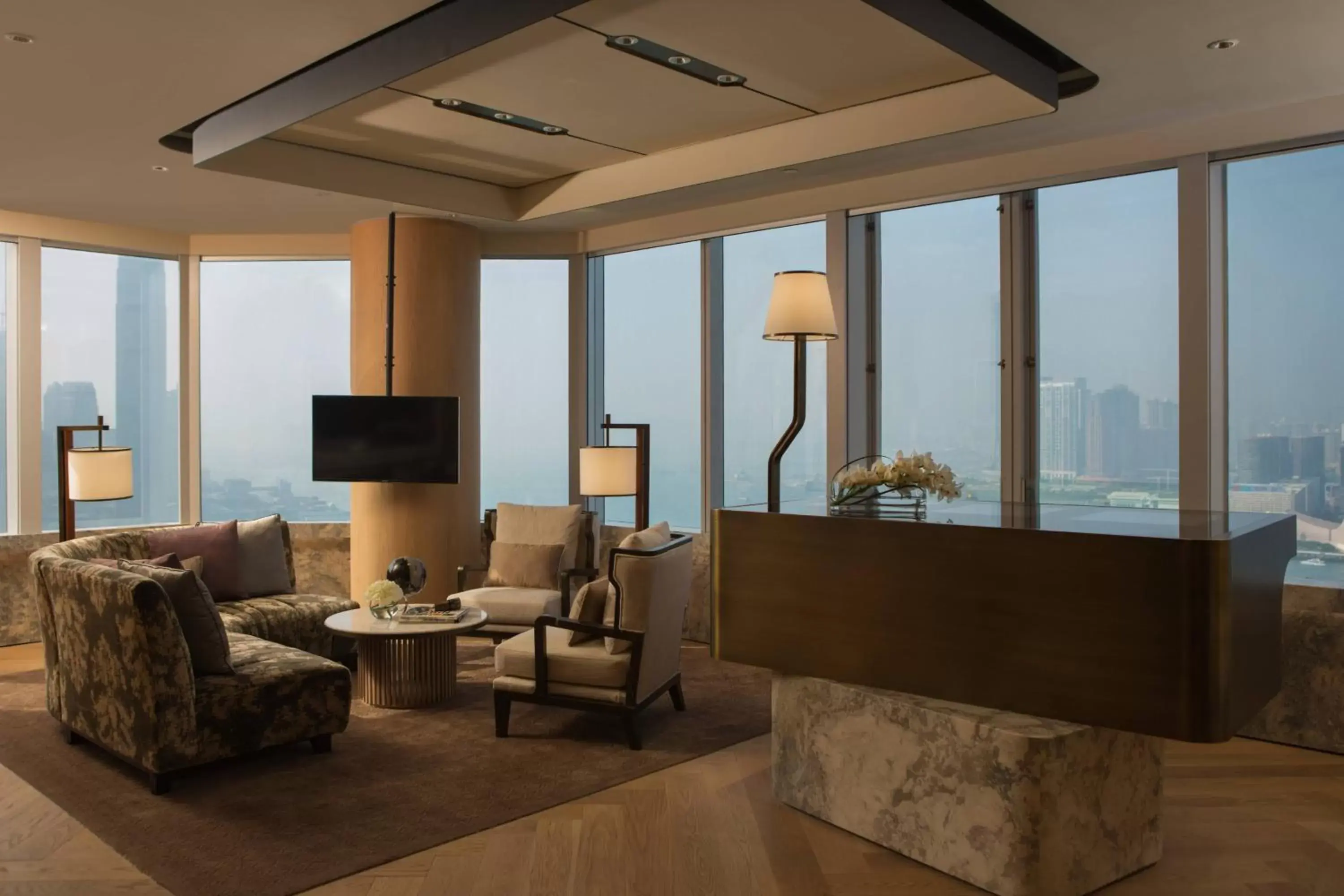 Lounge or bar, Lobby/Reception in Renaissance Hong Kong Harbour View Hotel