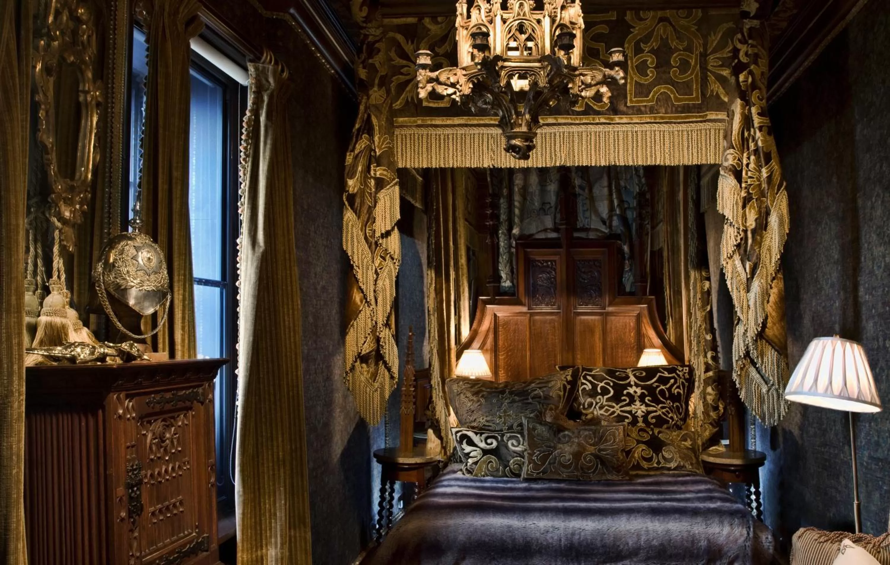 Bedroom, Bed in The Witchery by the Castle