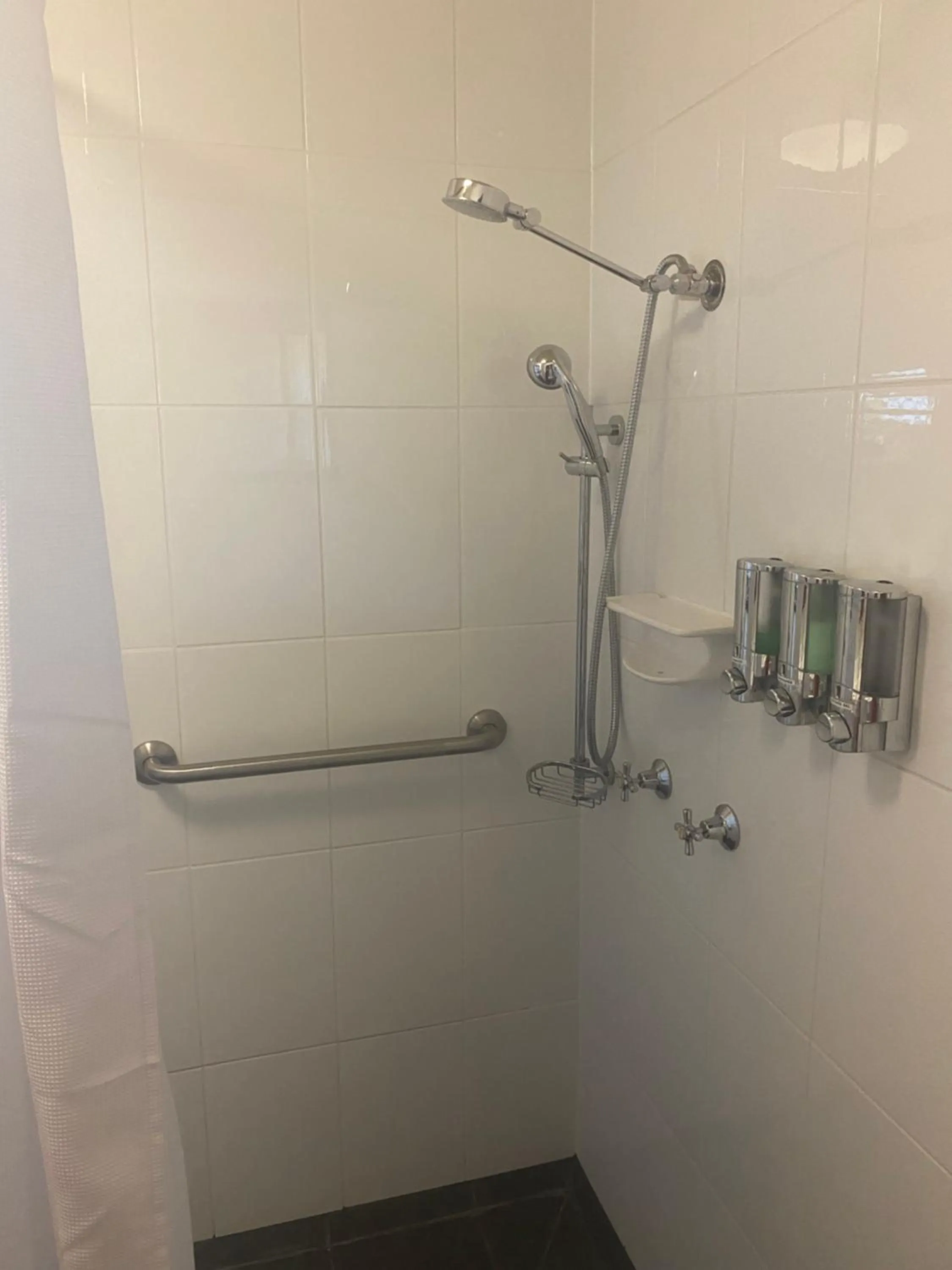 Shower in Allan Cunningham Motel