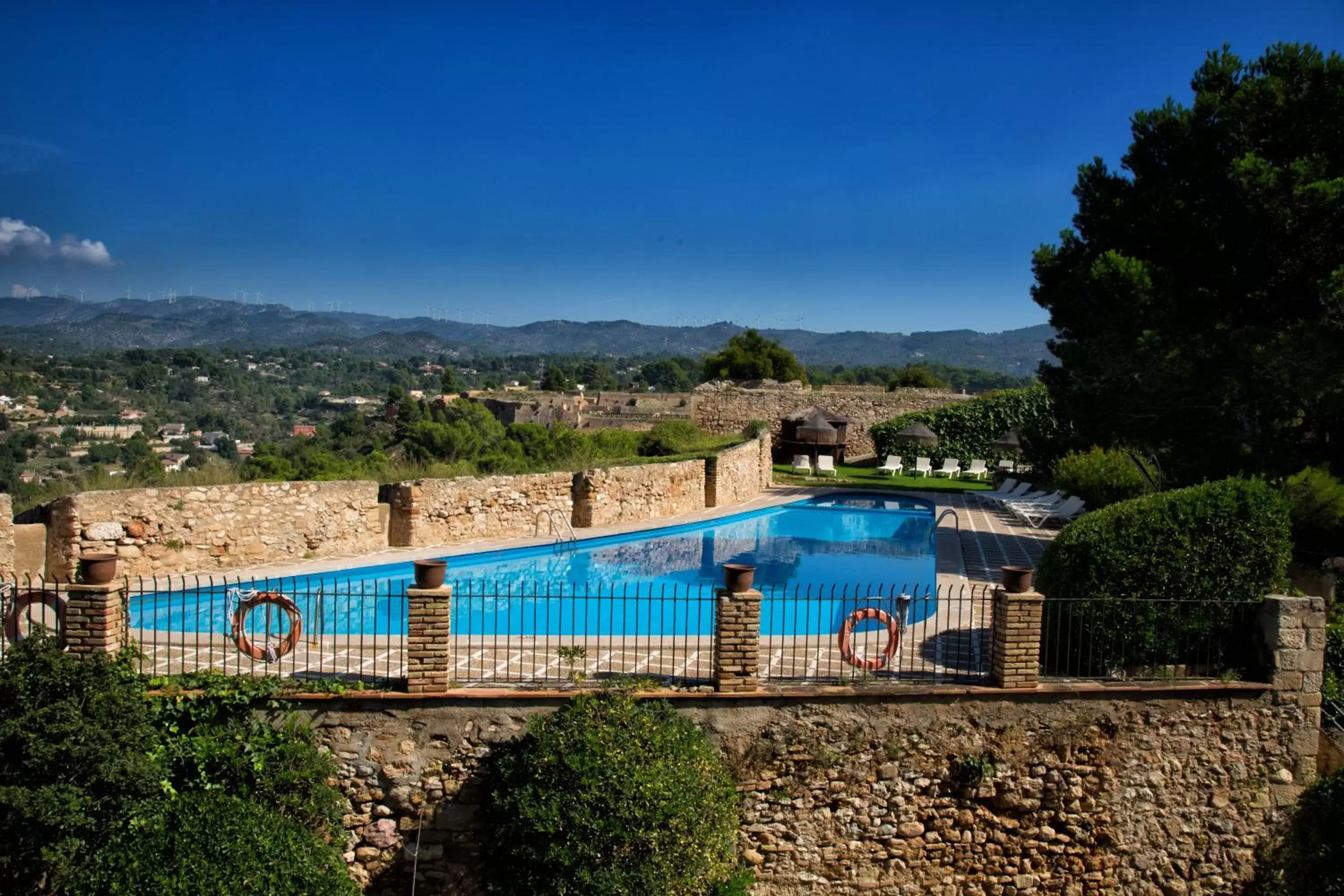 Pool view, Swimming Pool in Parador de Tortosa