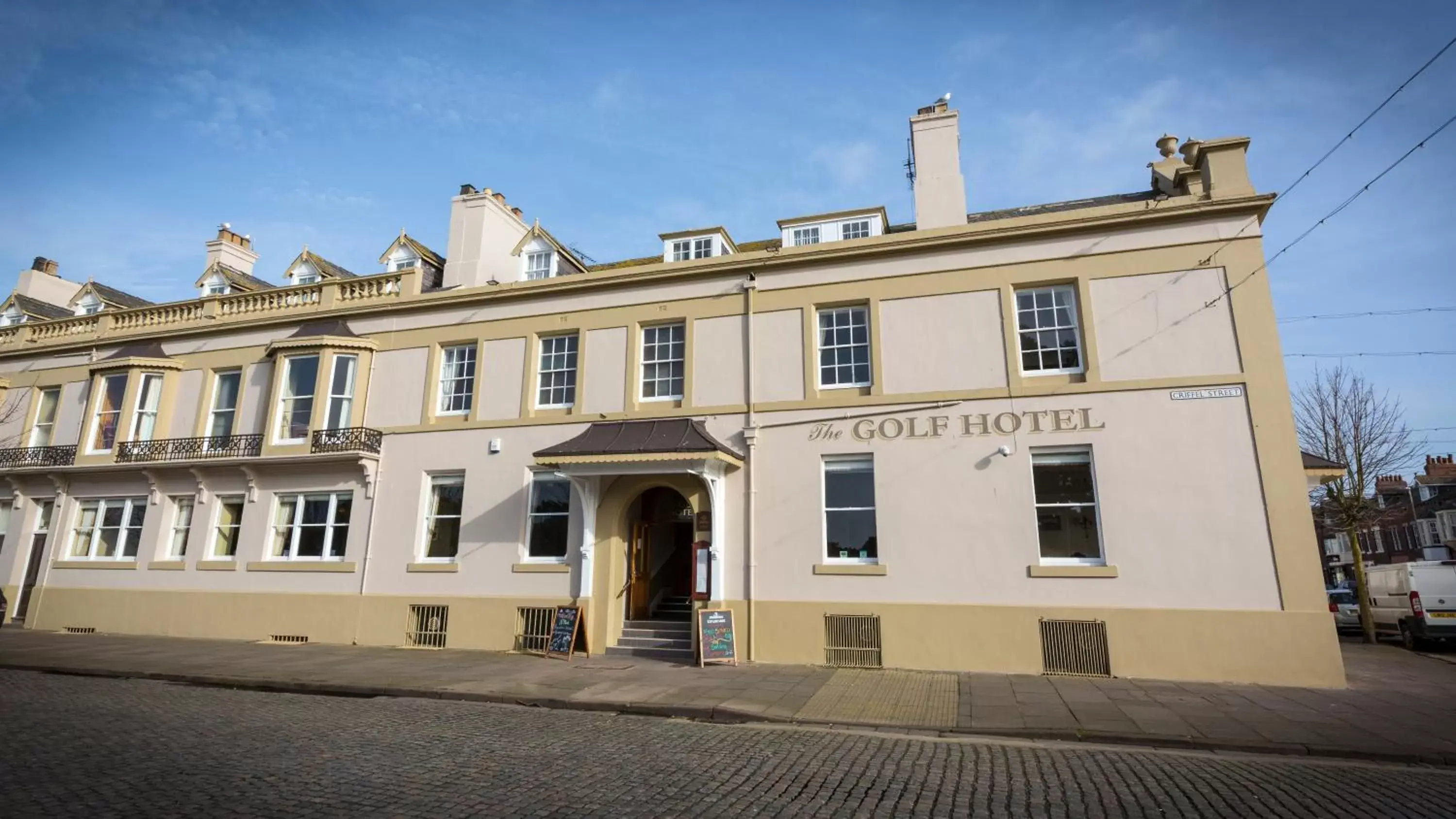 Facade/entrance, Property Building in The Golf Hotel