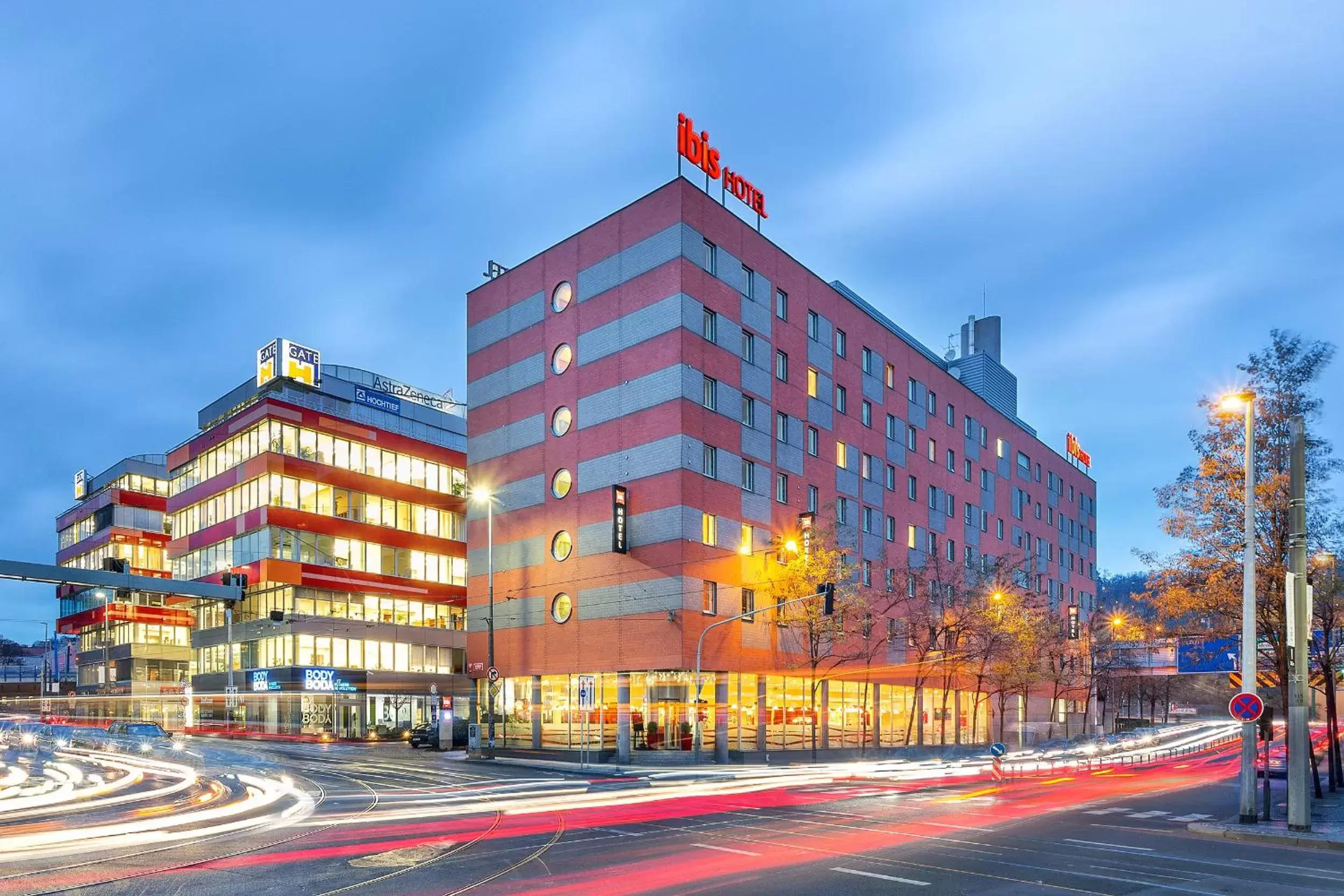 Facade/entrance, Property Building in Ibis Praha Mala Strana