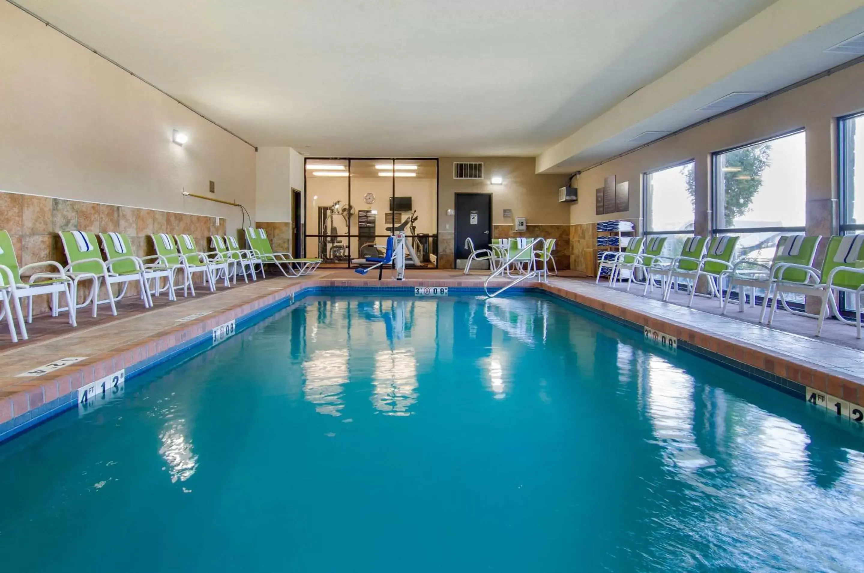 Pool view, Swimming Pool in Comfort Inn & Suites Near Worlds of Fun