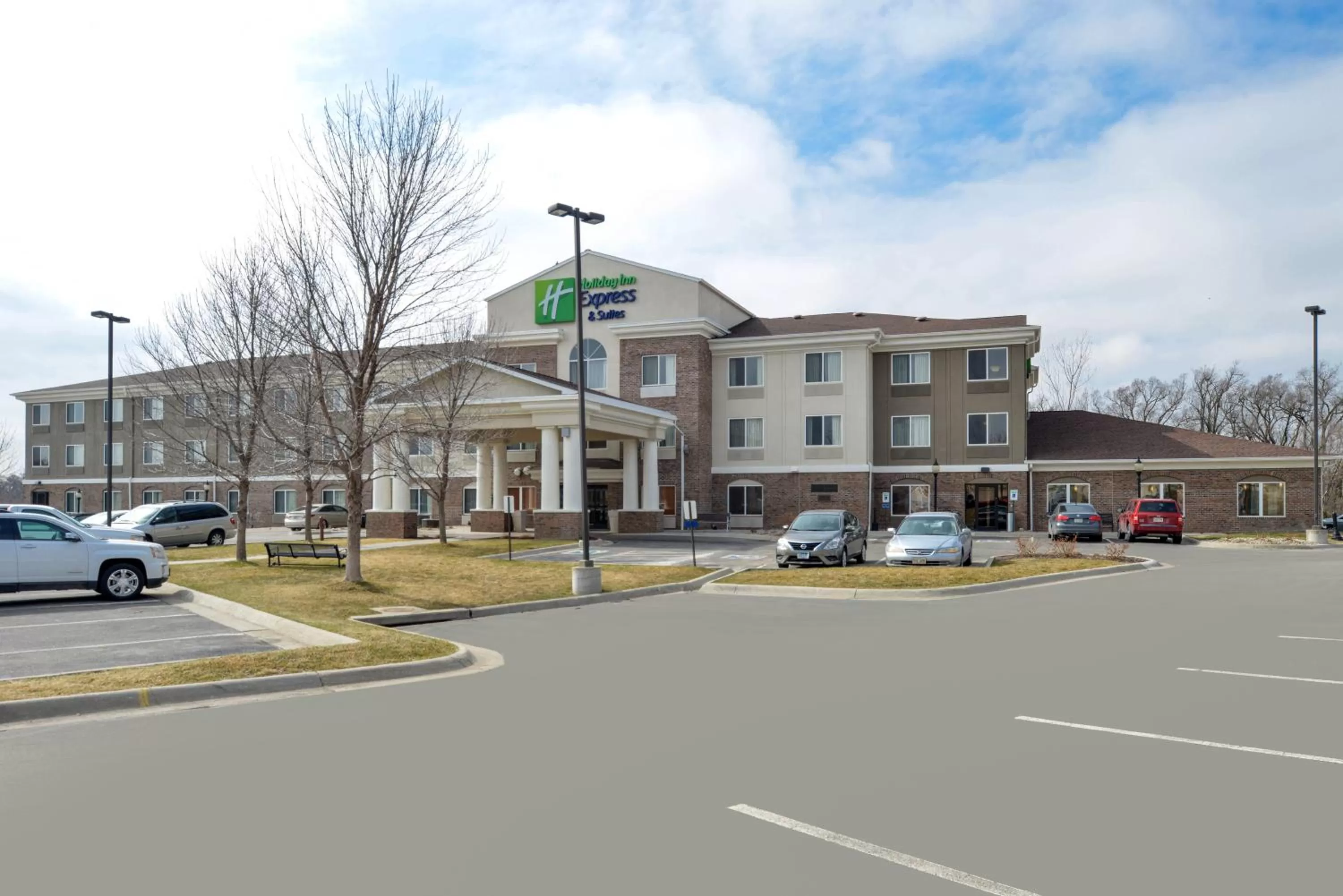 Property building in Holiday Inn Express Hotel & Suites Omaha West by IHG