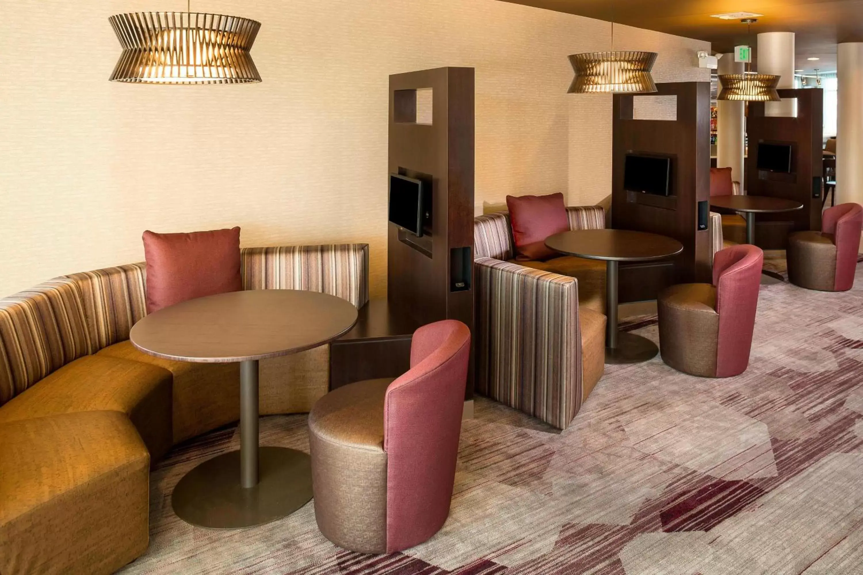 Other, Lounge/Bar in Courtyard By Marriott Sioux Falls