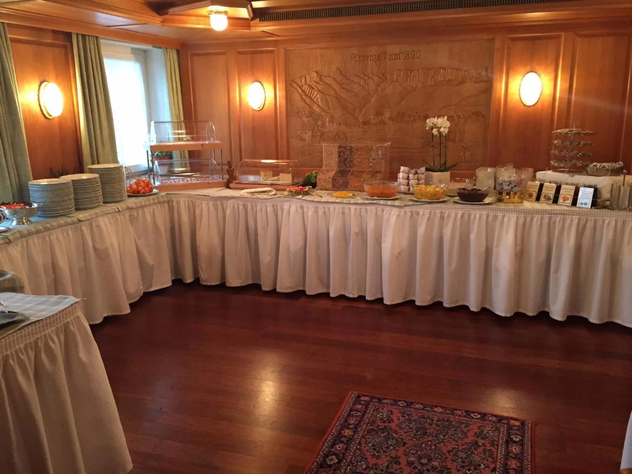 Breakfast in Hotel Säntis