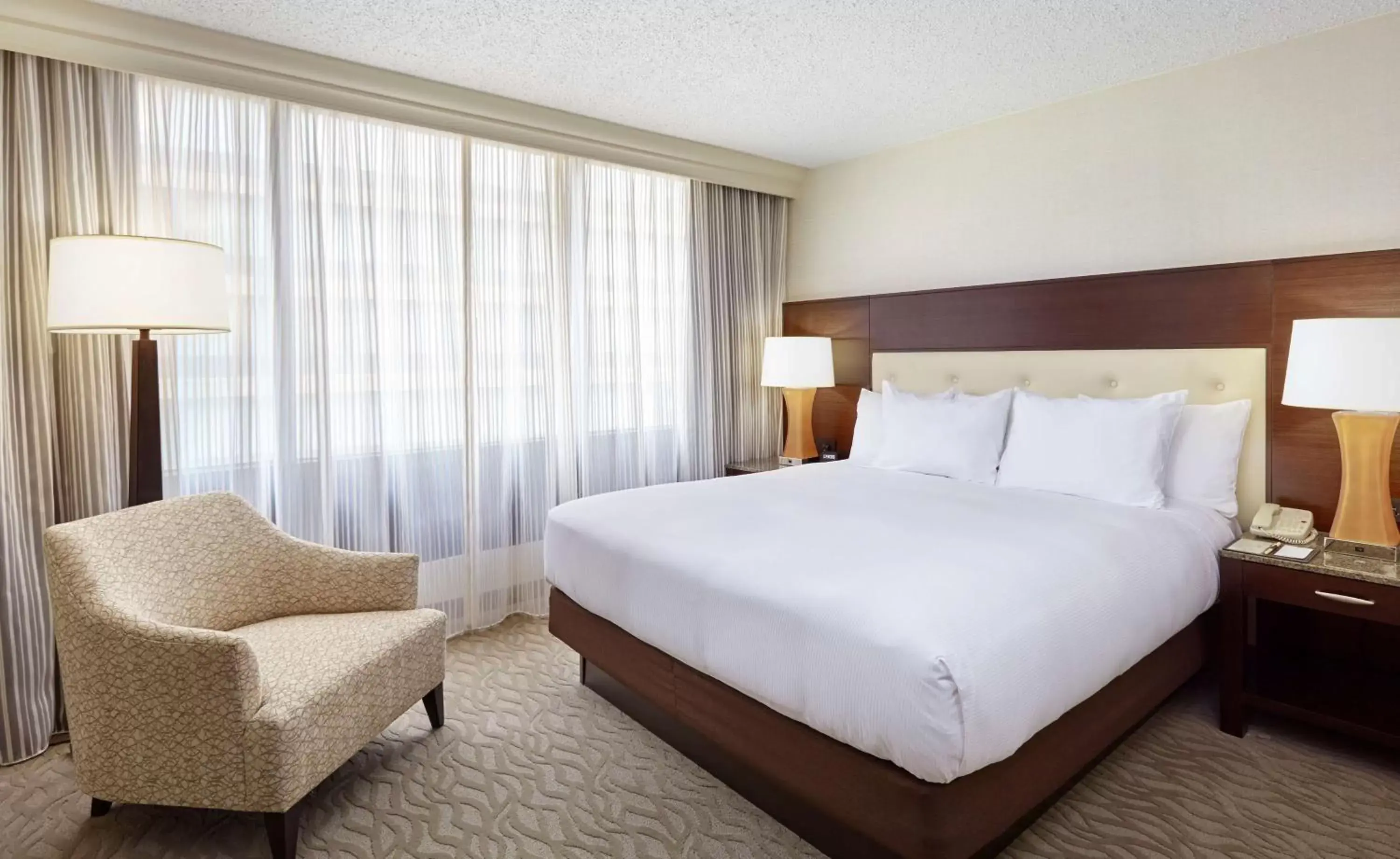 Bed in DoubleTree by Hilton Washington DC – Crystal City