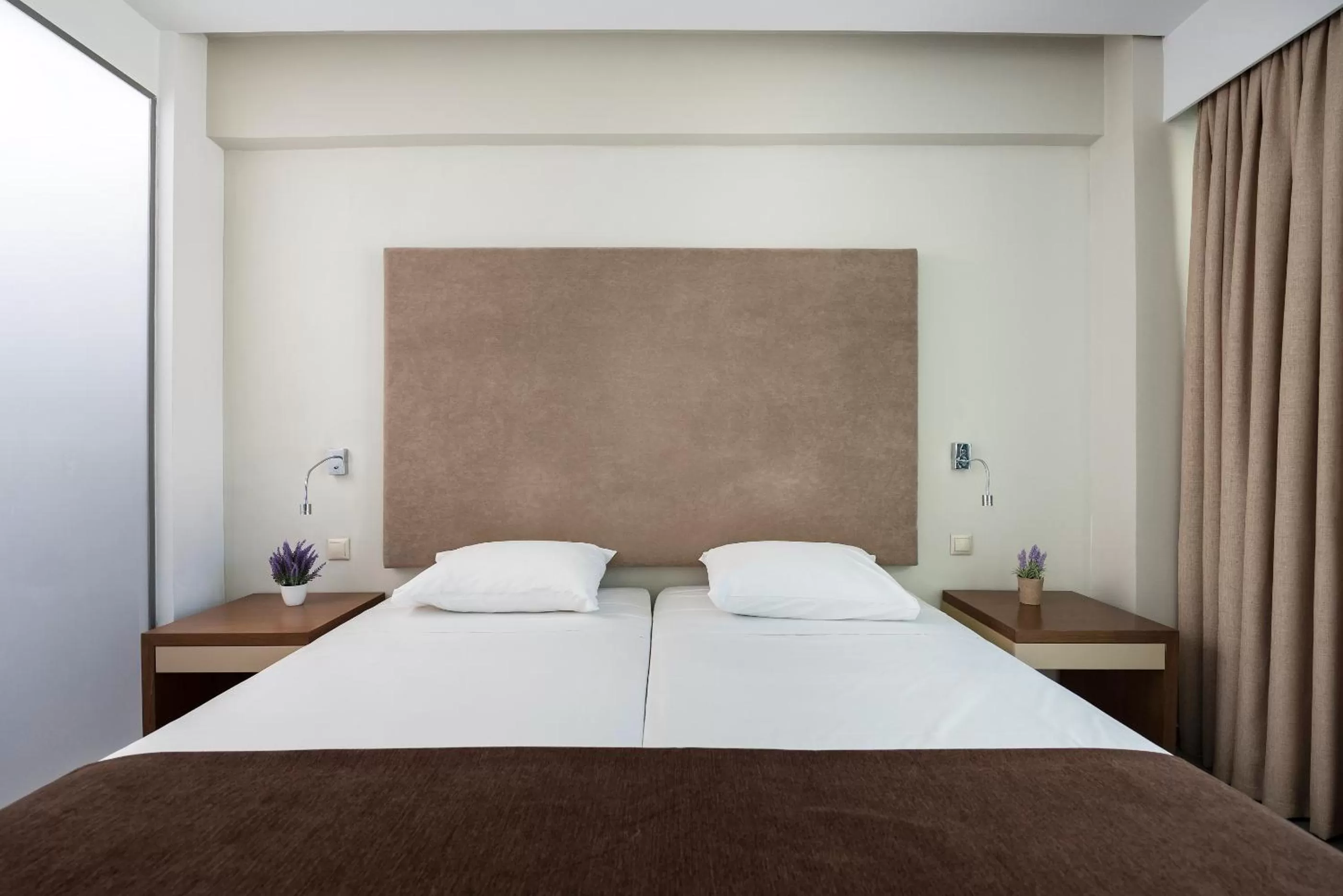 Bed in Oktober Downtown Boutique Hotel