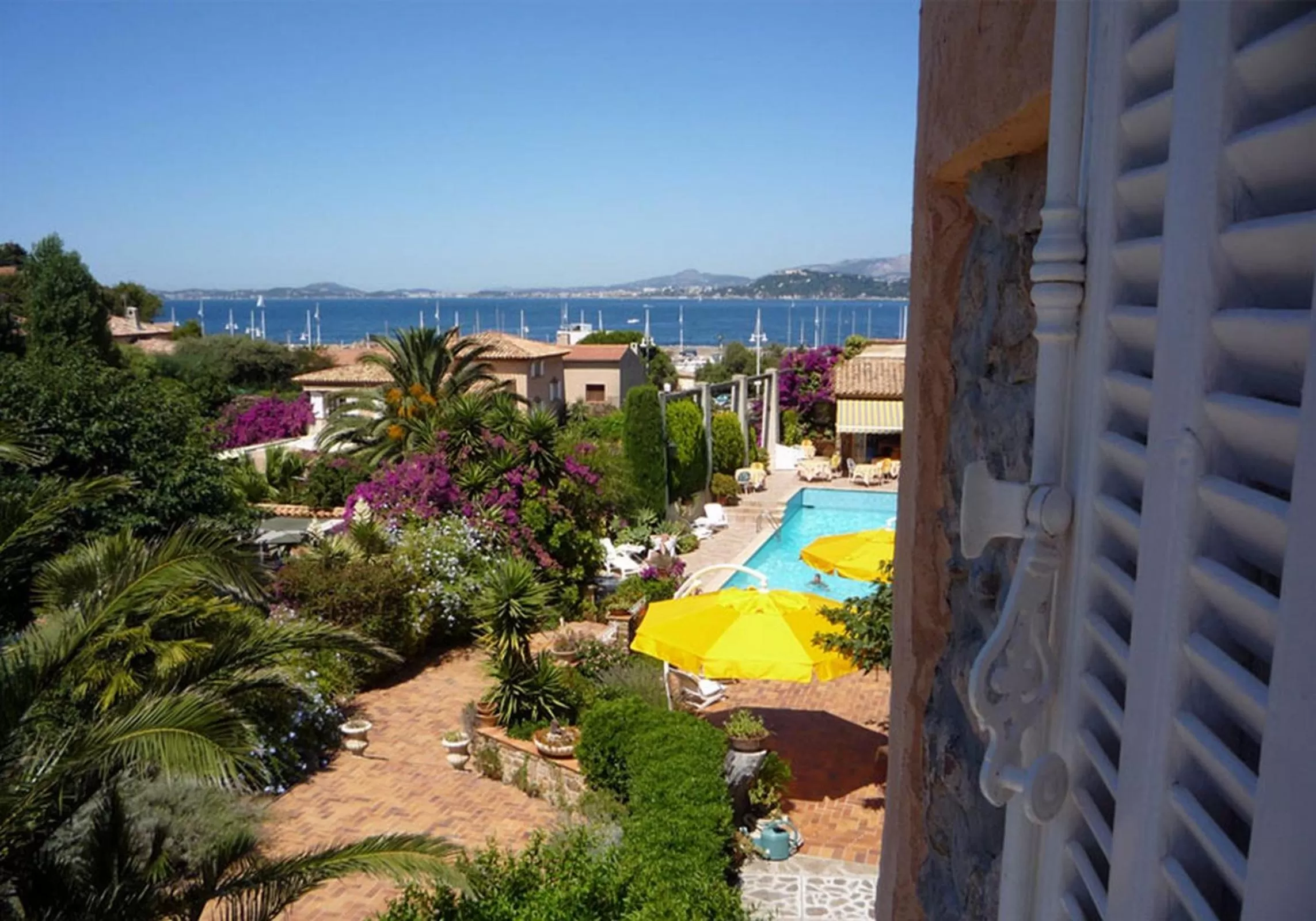 Facade/entrance in L' Escapade Hôtel & Restaurant