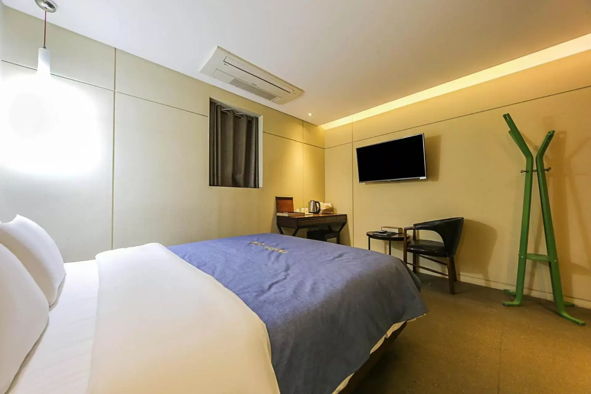 Bed in Hotel Myeongjak