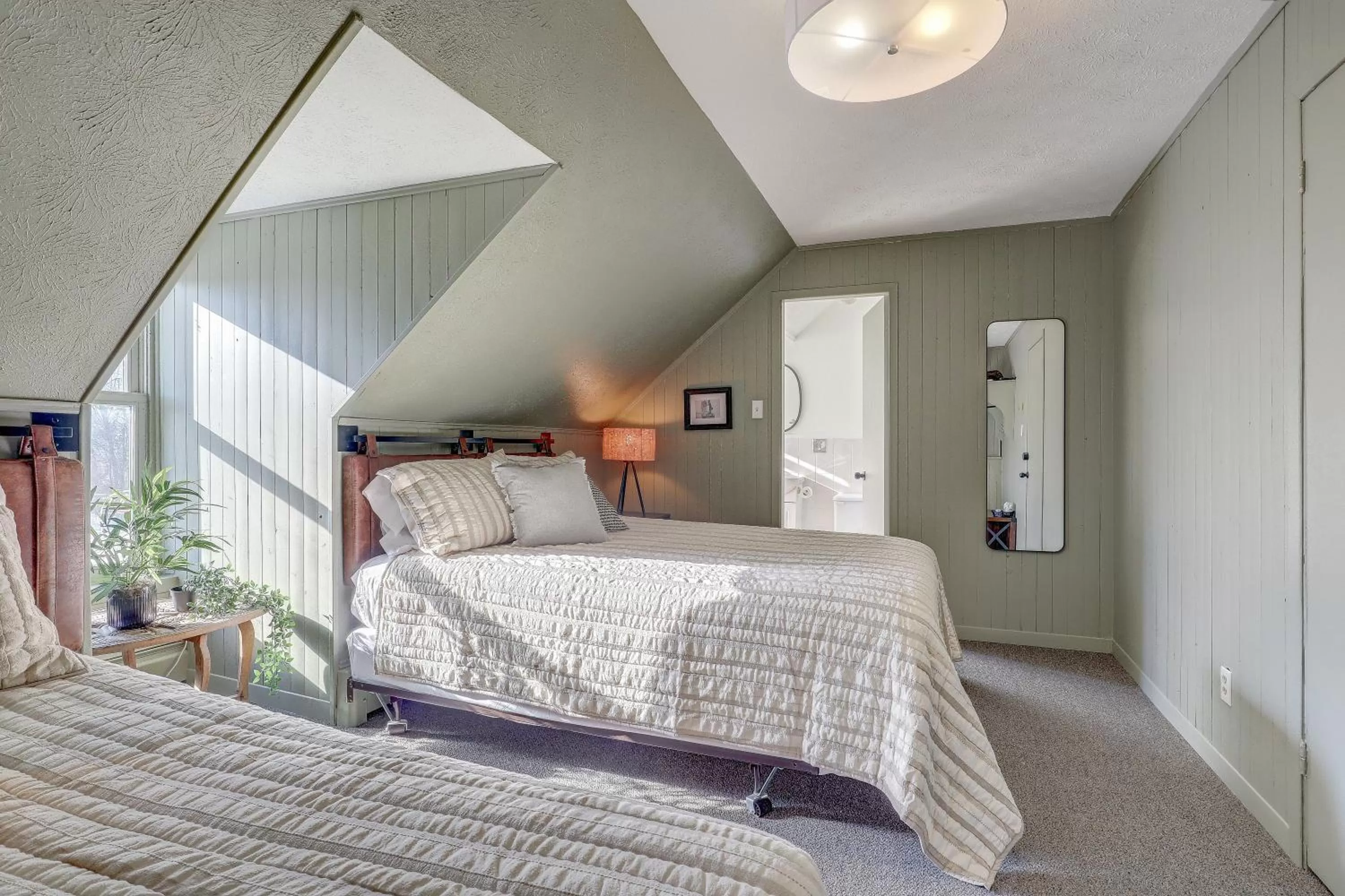 Bedroom, Bed in Auberge des Cantons