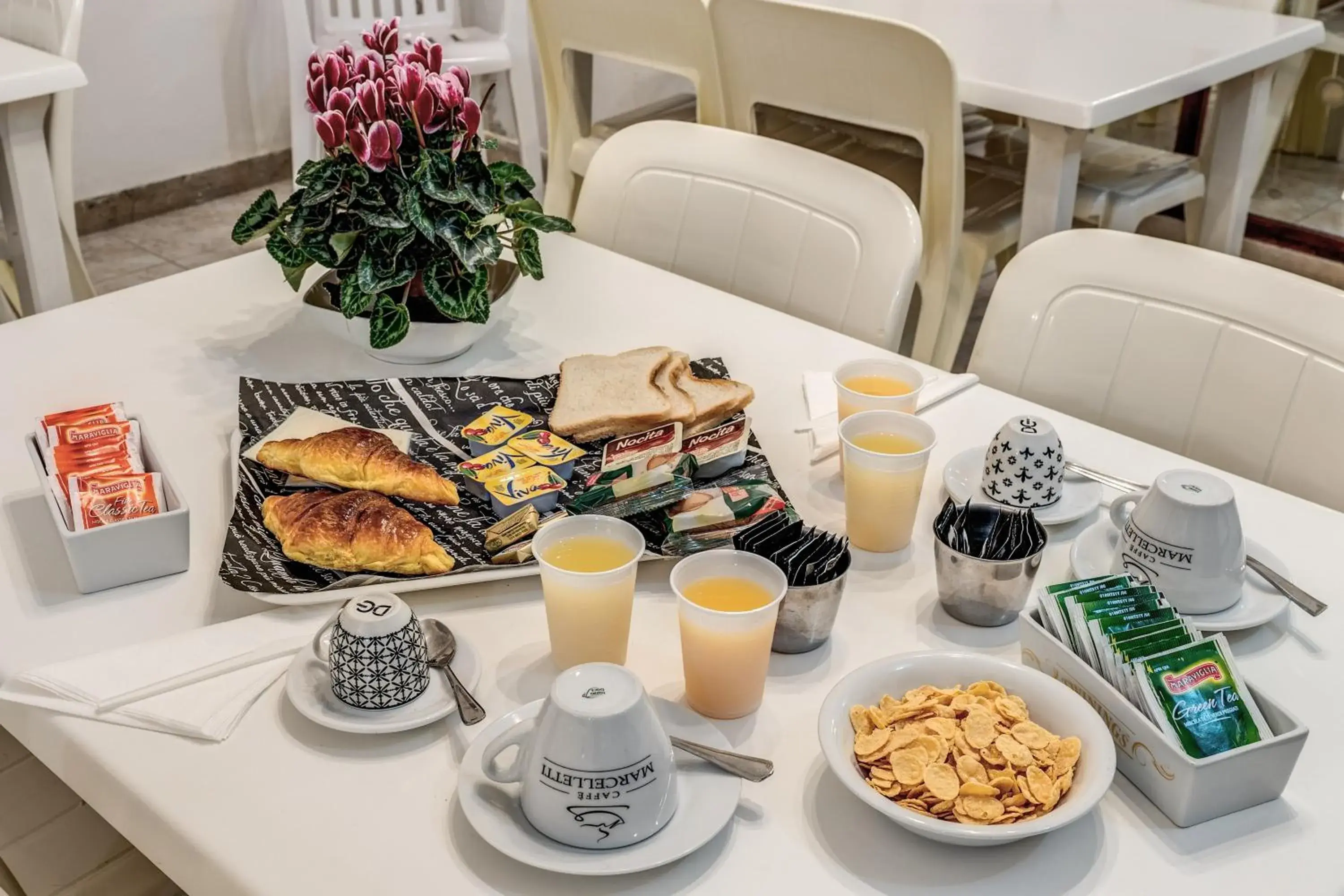 Italian breakfast in Hotel Altavilla 9 Italian breakfast in Hotel Altavilla 9